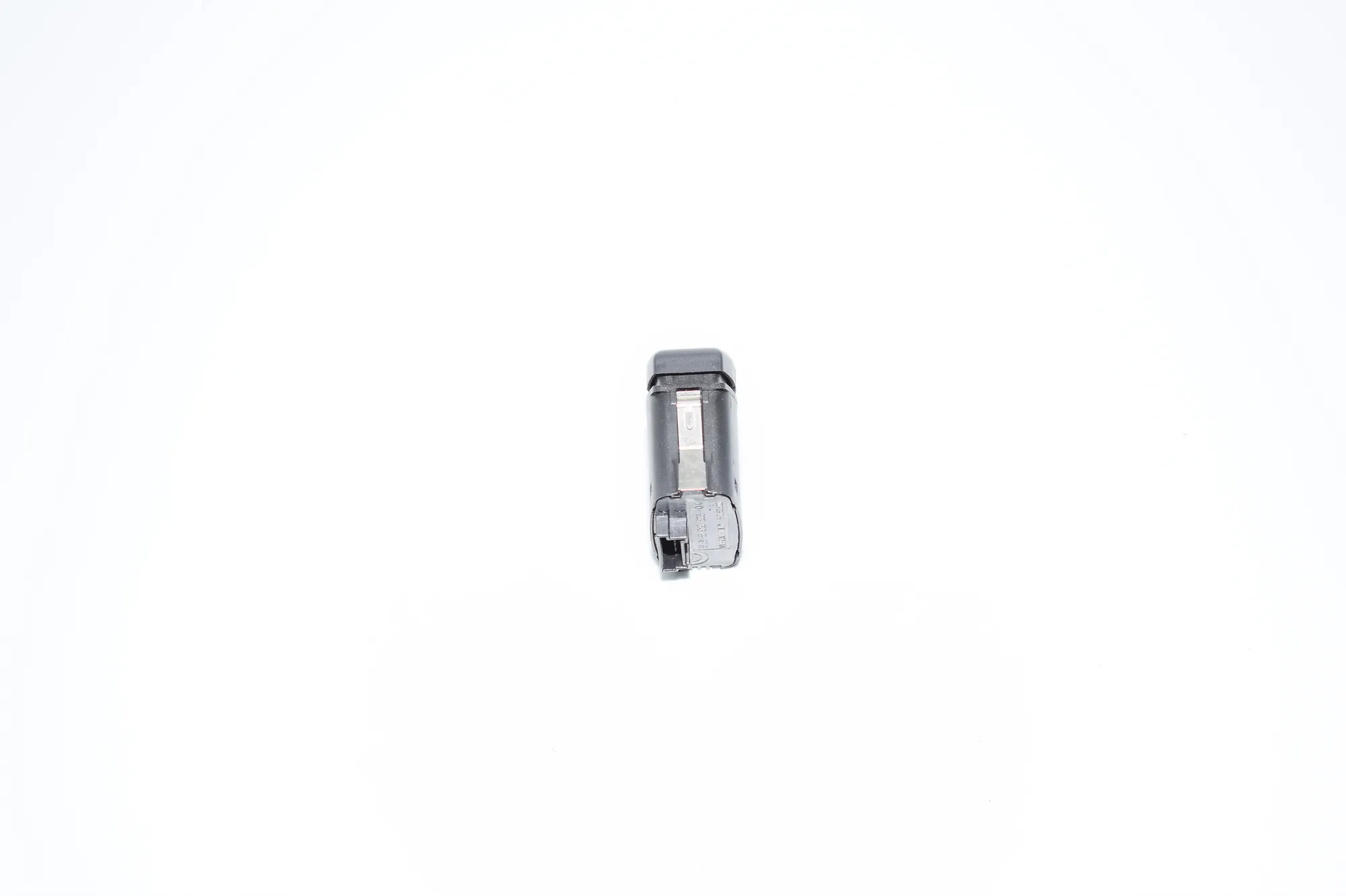 Hazard Button – OEM 6919506 · BMW 6 Cabrio (E64) 650 i 2005 – 3