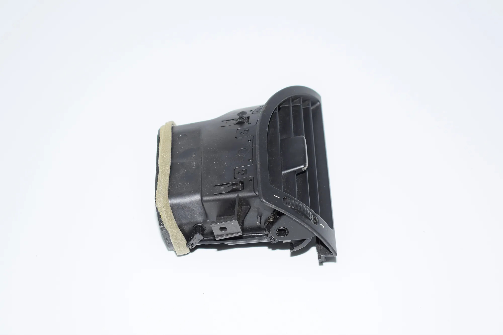 Dashboard Air Vents – OEM 7009271 · BMW 6 Cabrio (E64) 650 i 2005 – 2