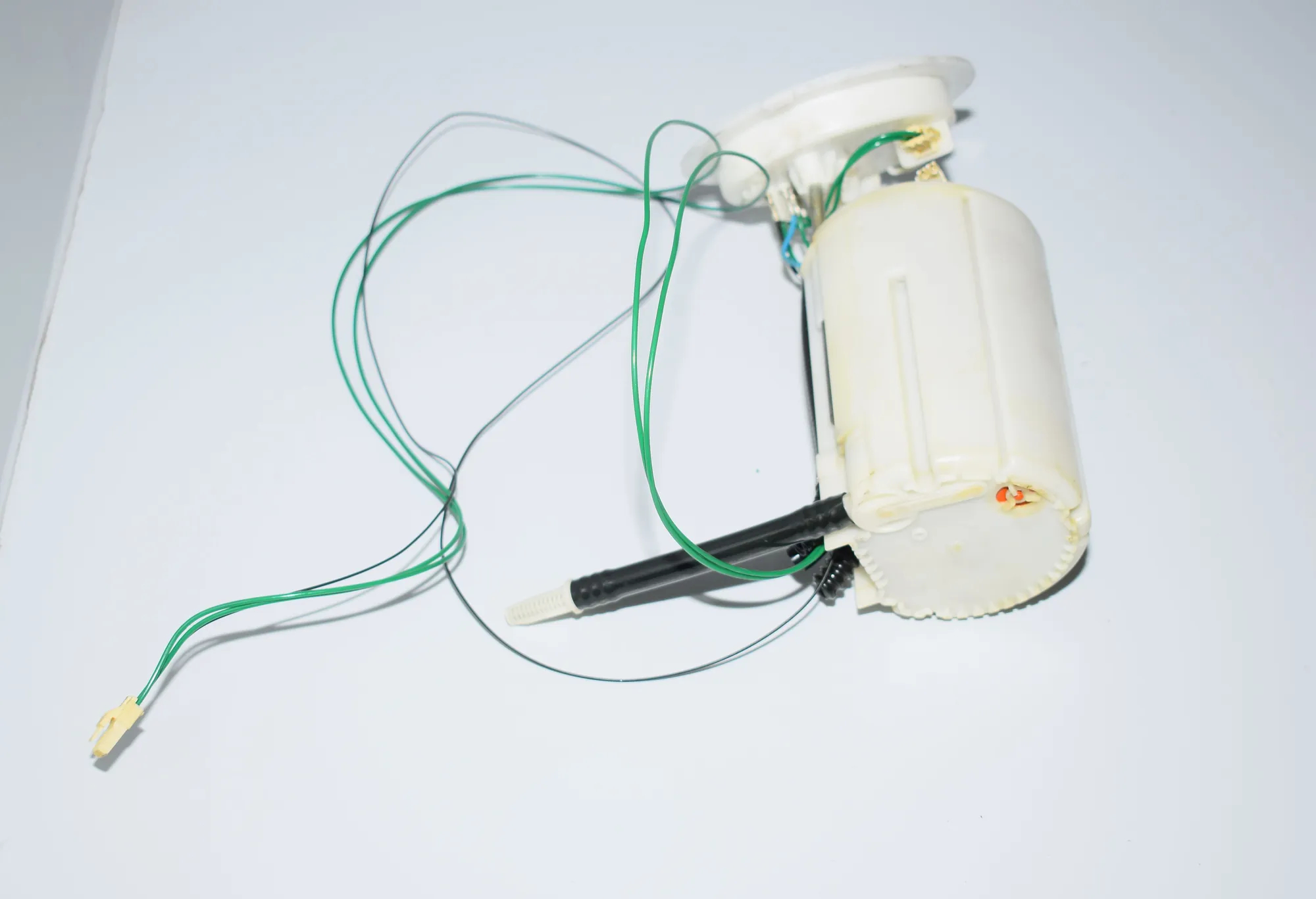 Fuel Tank Pump – OEM 6765778 · BMW 6 Cabrio (E64) 650 i 2005 – 3