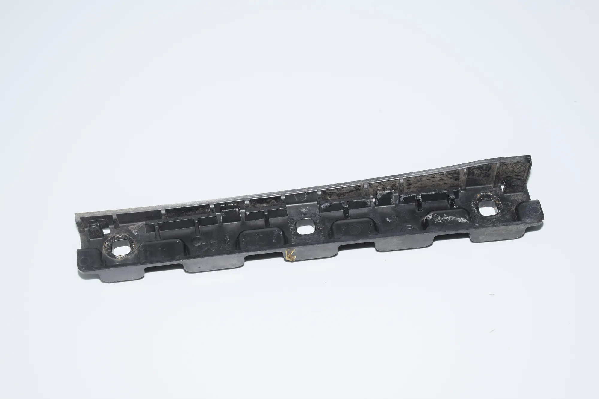 Front Right Side Sideskirt Holder – OEM 7072876 · BMW 6 Cabrio (E64) 650 i 2005 – 3