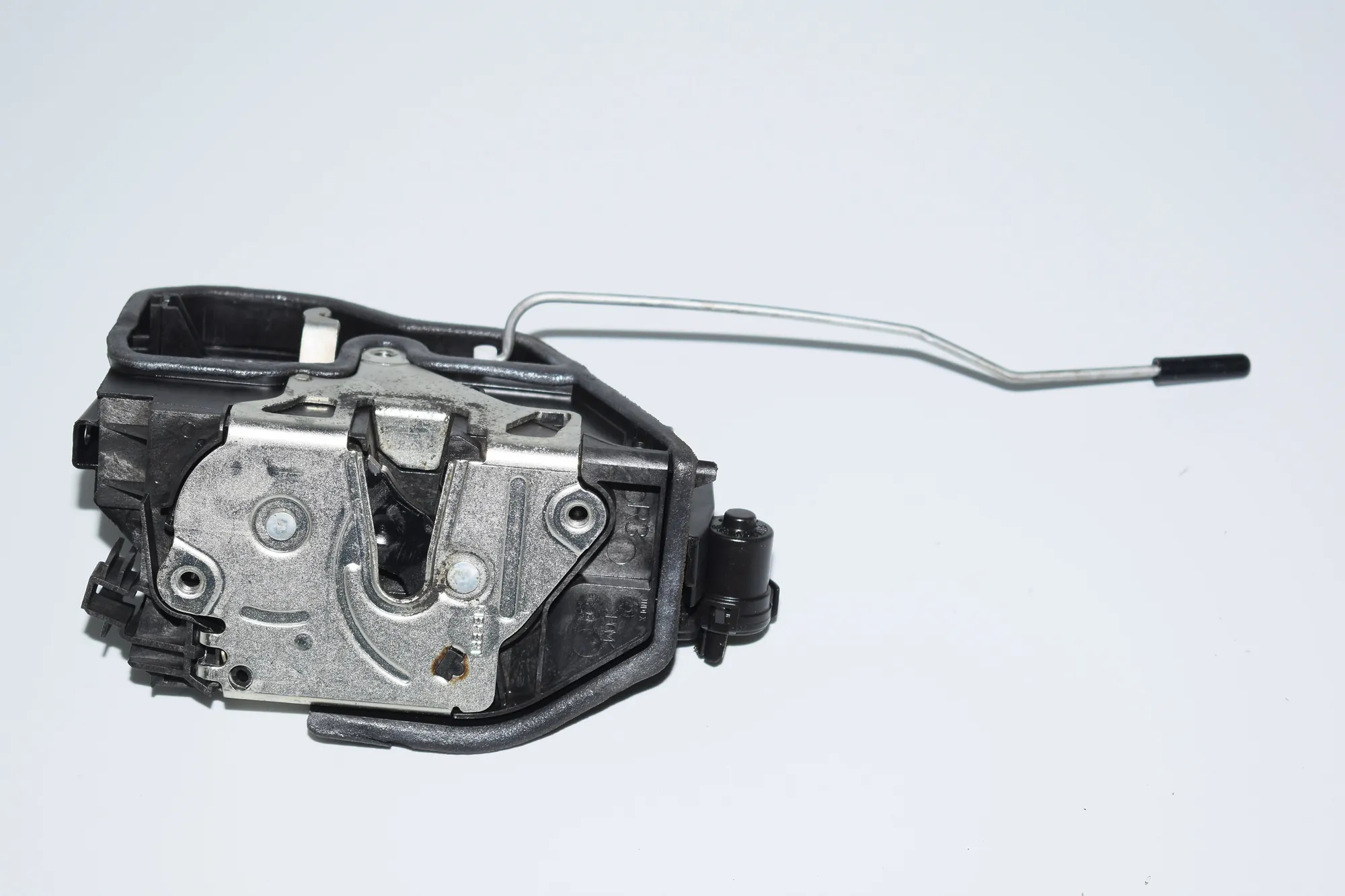 Front Right Door Lock – OEM 7167066 · BMW 6 Cabrio (E64) 650 i 2005 – 3