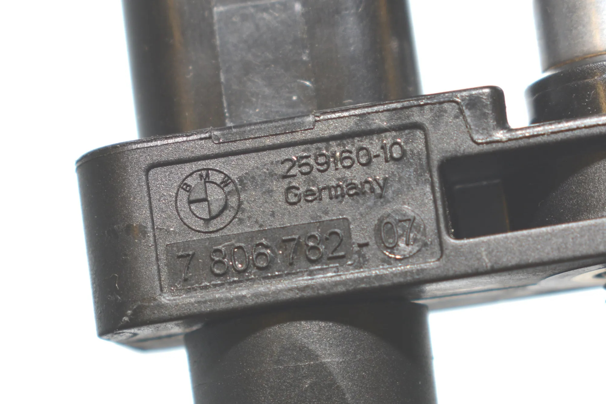 Crankshaft Position Sensor – OEM 7806782 · BMW BMW 5 (G30) 2018 – 4