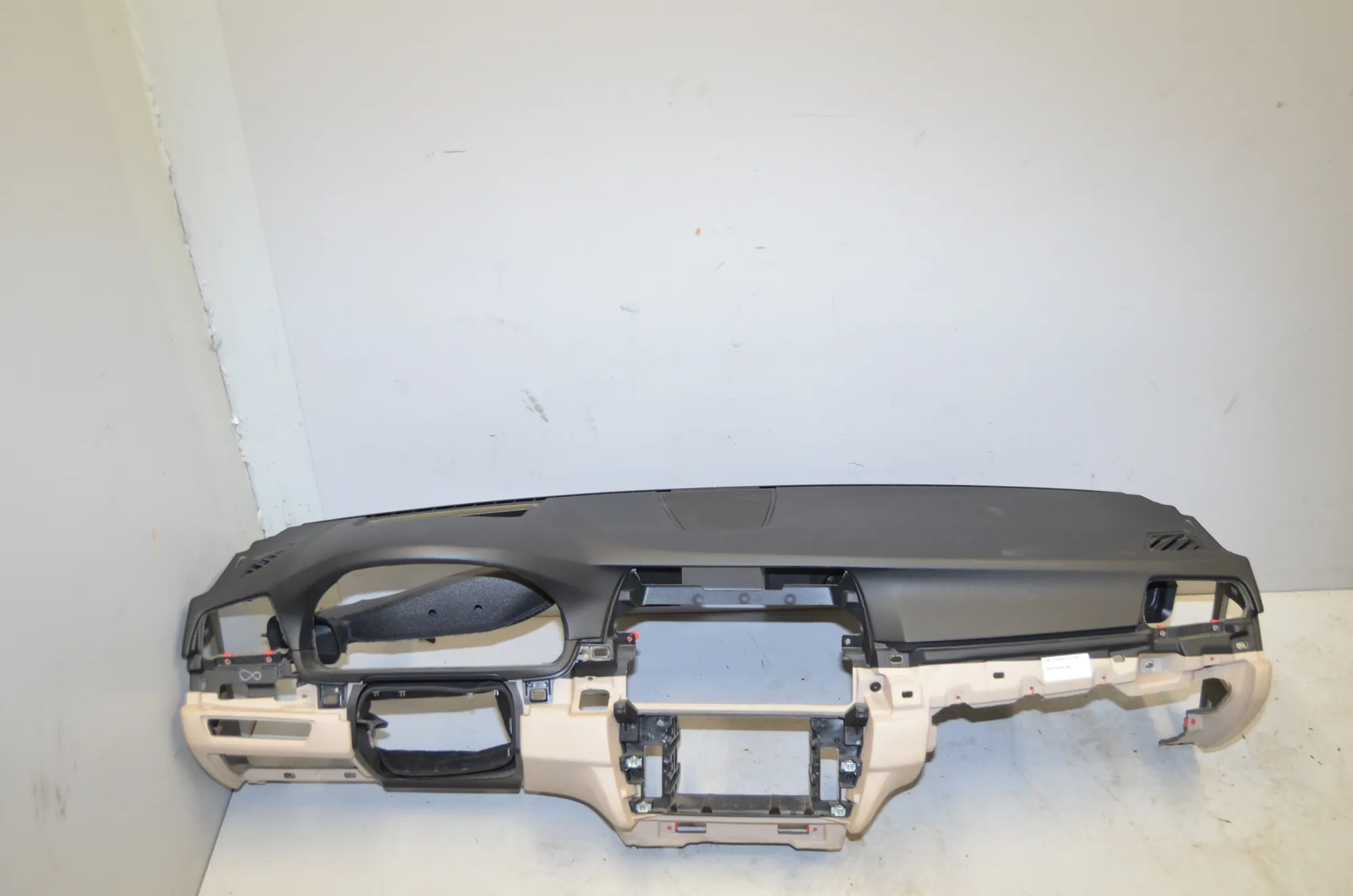 Dashboard – OEM 9166657 · BMW 5 (F10) BMW 5 (F10) 520 d 2012