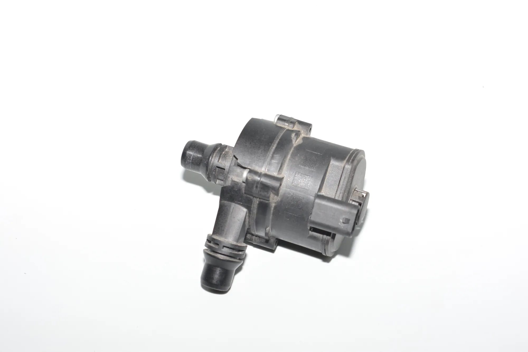 Auxiliary Water Pump – OEM 9147359 · BMW 4 Coupe (F32, F82) BMW 4 Coupe (F32, F82) 420 i 2014 – 2