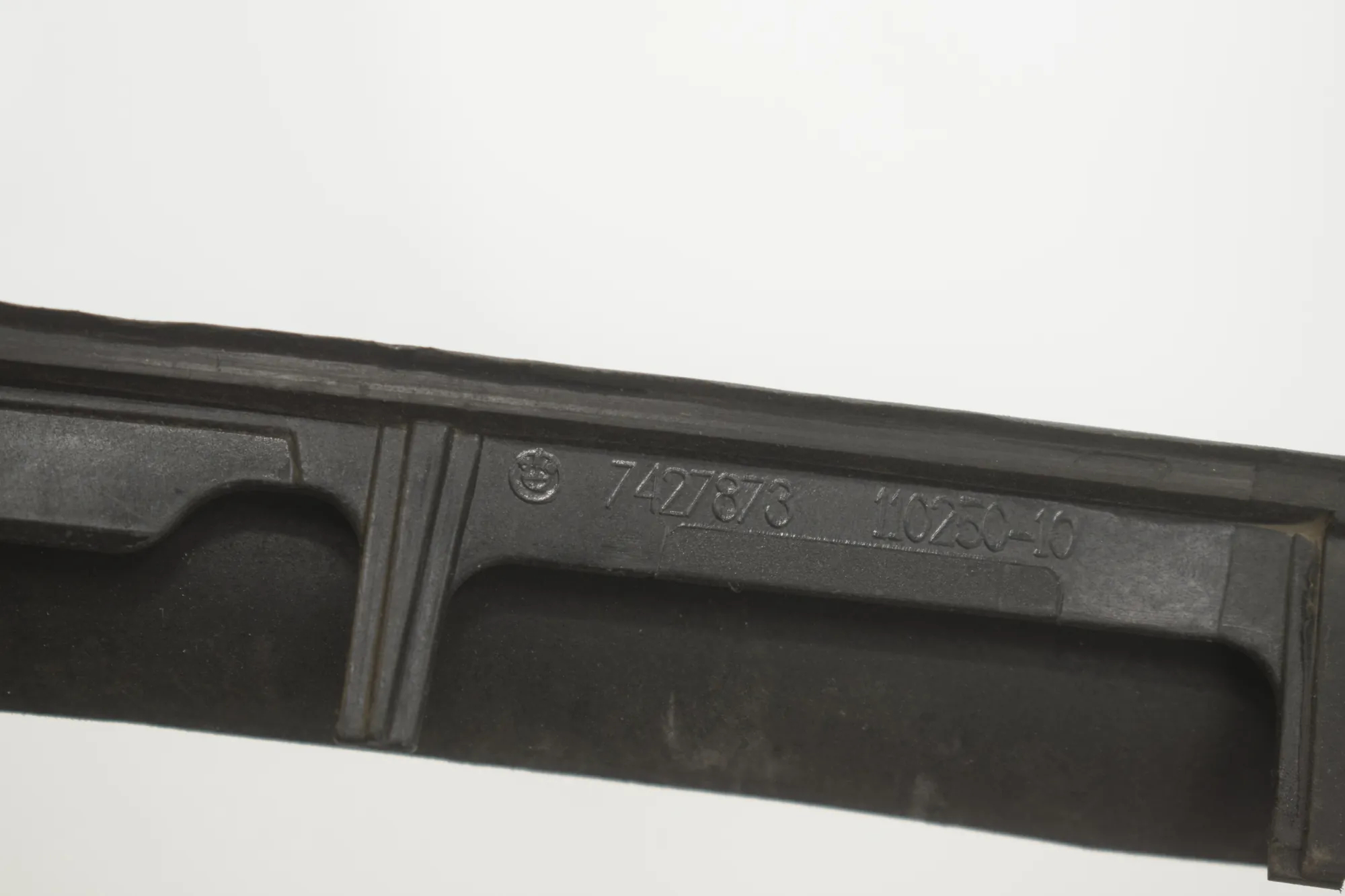 Front Windshield Trim – OEM 7427873 · BMW 3 (G20, G28) BMW 3 (G20, G28) 3 (G20) 330 i 2018 – 5