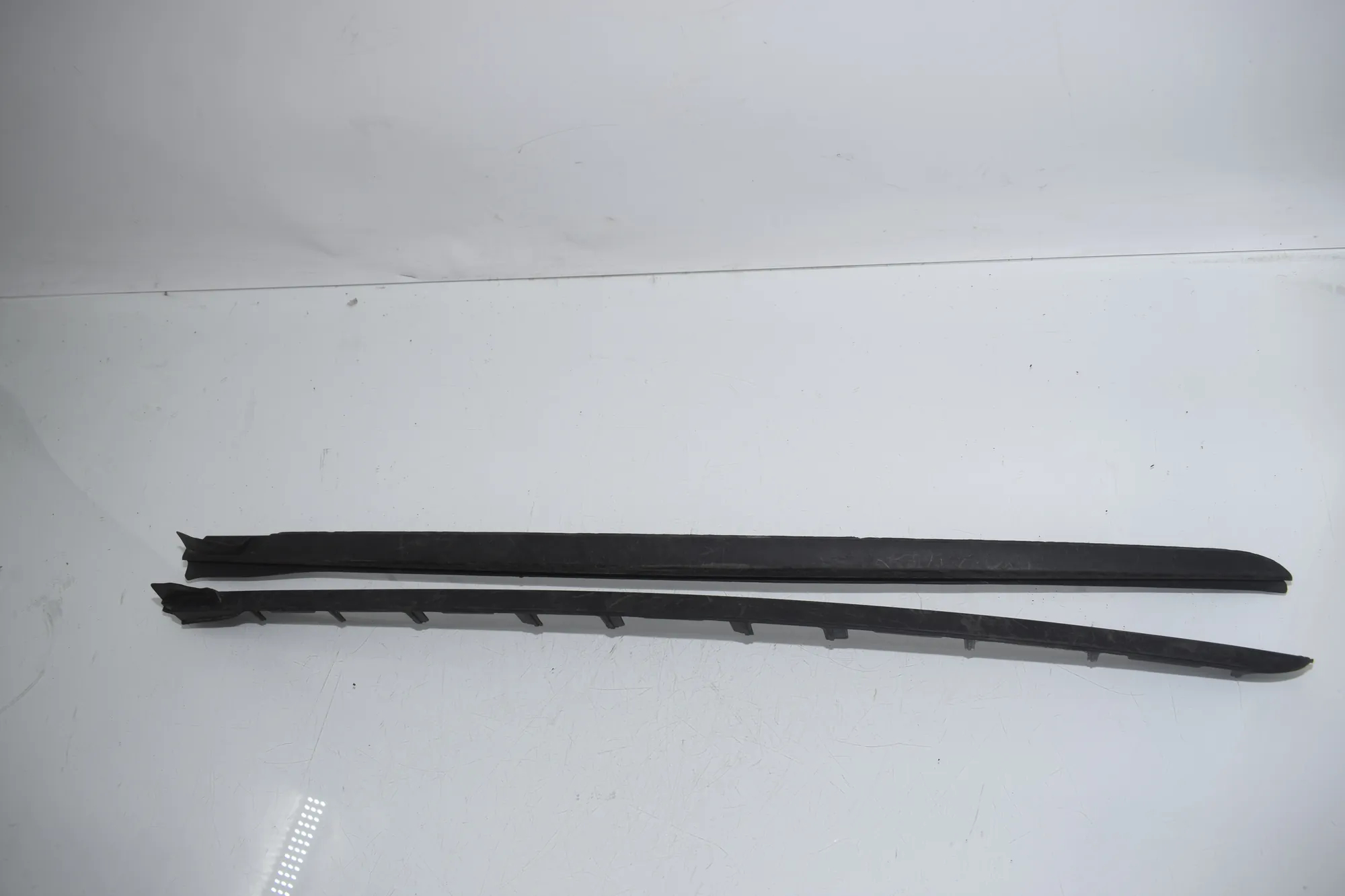 Front Windshield Trim – OEM 7427873 · BMW 3 (G20, G28) BMW 3 (G20, G28) 3 (G20) 330 i 2018 – 2