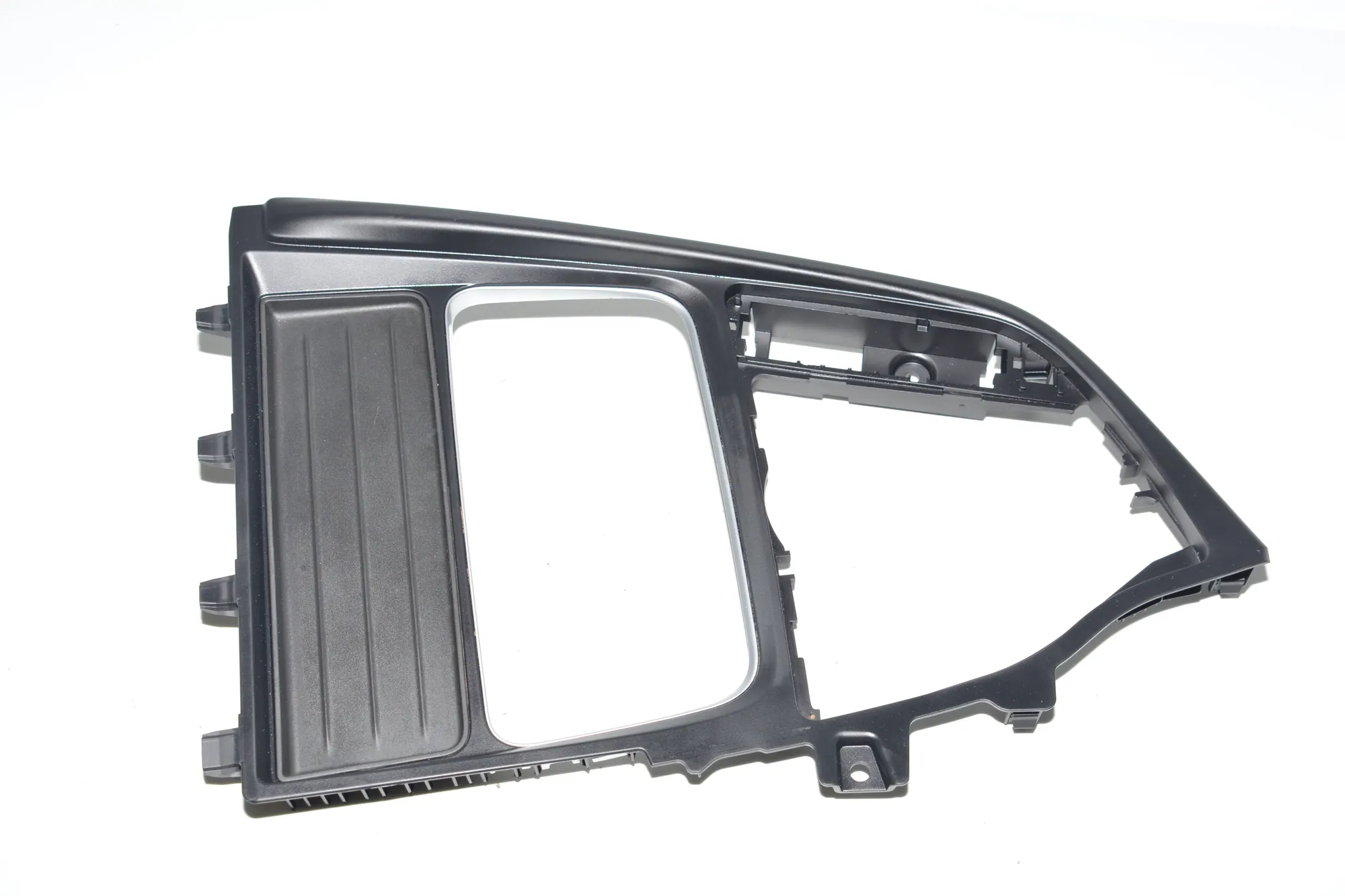 Center Console Trim – OEM 9323676 · BMW 4 Coupe (F32, F82) BMW 4 Coupe (F32, F82) 2018 – 2