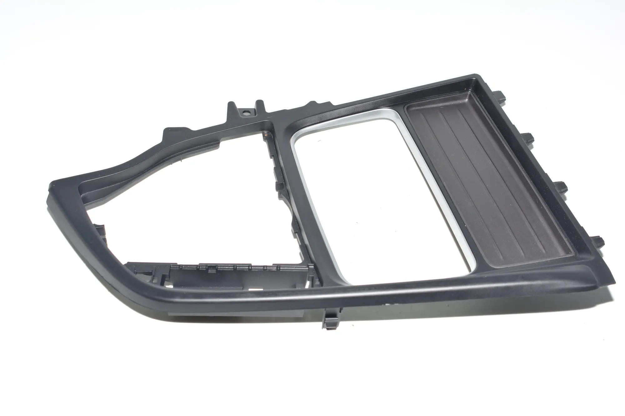 Center Console Trim – OEM 9323676 · BMW 4 Coupe (F32, F82) BMW 4 Coupe (F32, F82) 2018
