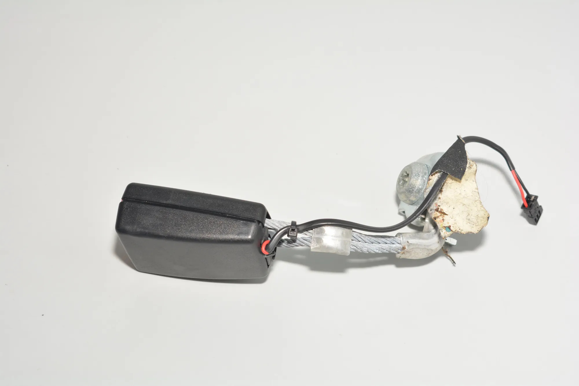 Rear Left Seat Buckle – OEM 7243273 · BMW 5 (F10) 535 d 2011 – 2