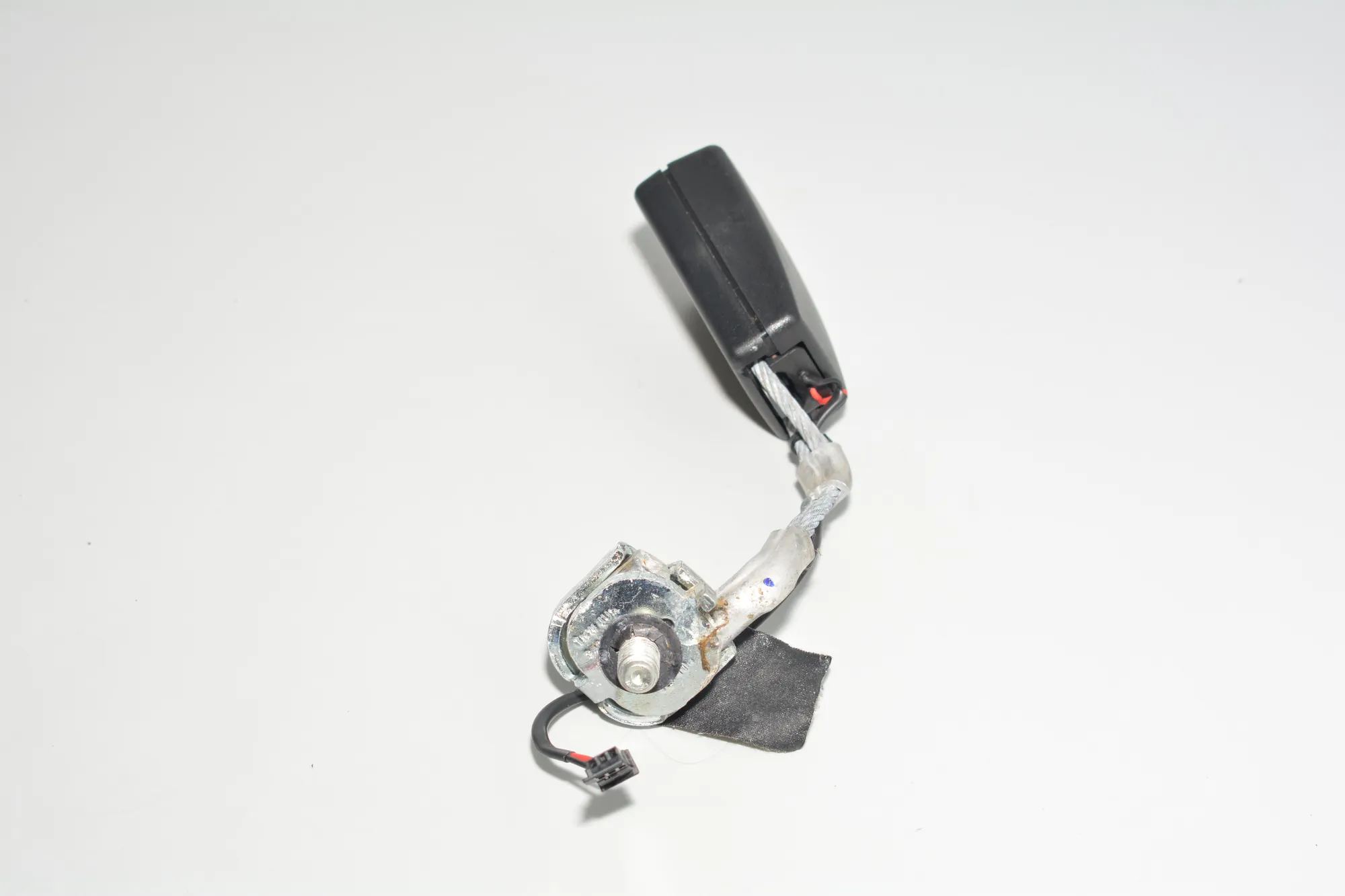 Rear Left Seat Buckle – OEM 7243273 · BMW 5 (F10) 535 d 2011 – 4