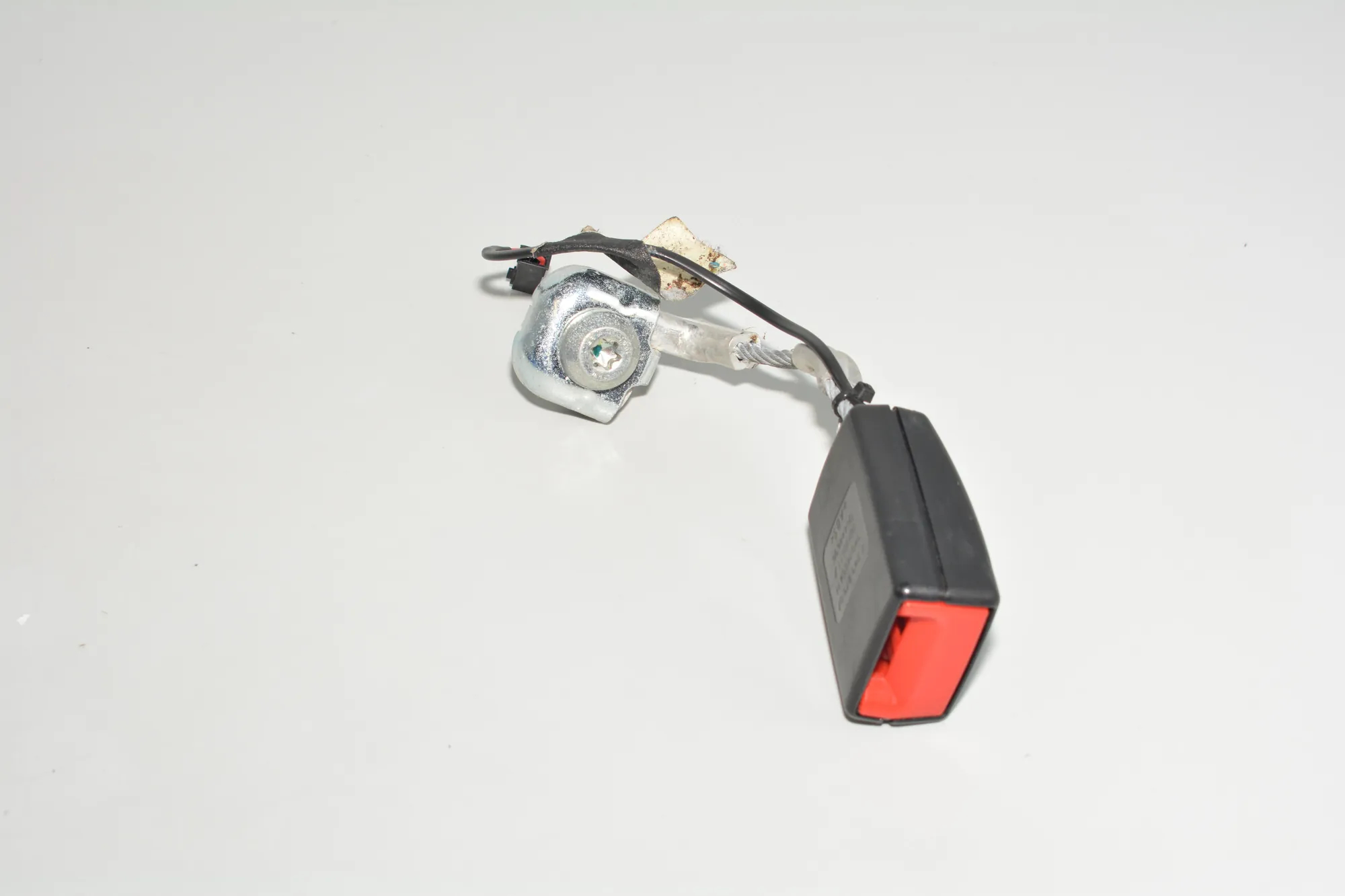 Rear Left Seat Buckle – OEM 7243273 · BMW 5 (F10) 535 d 2011