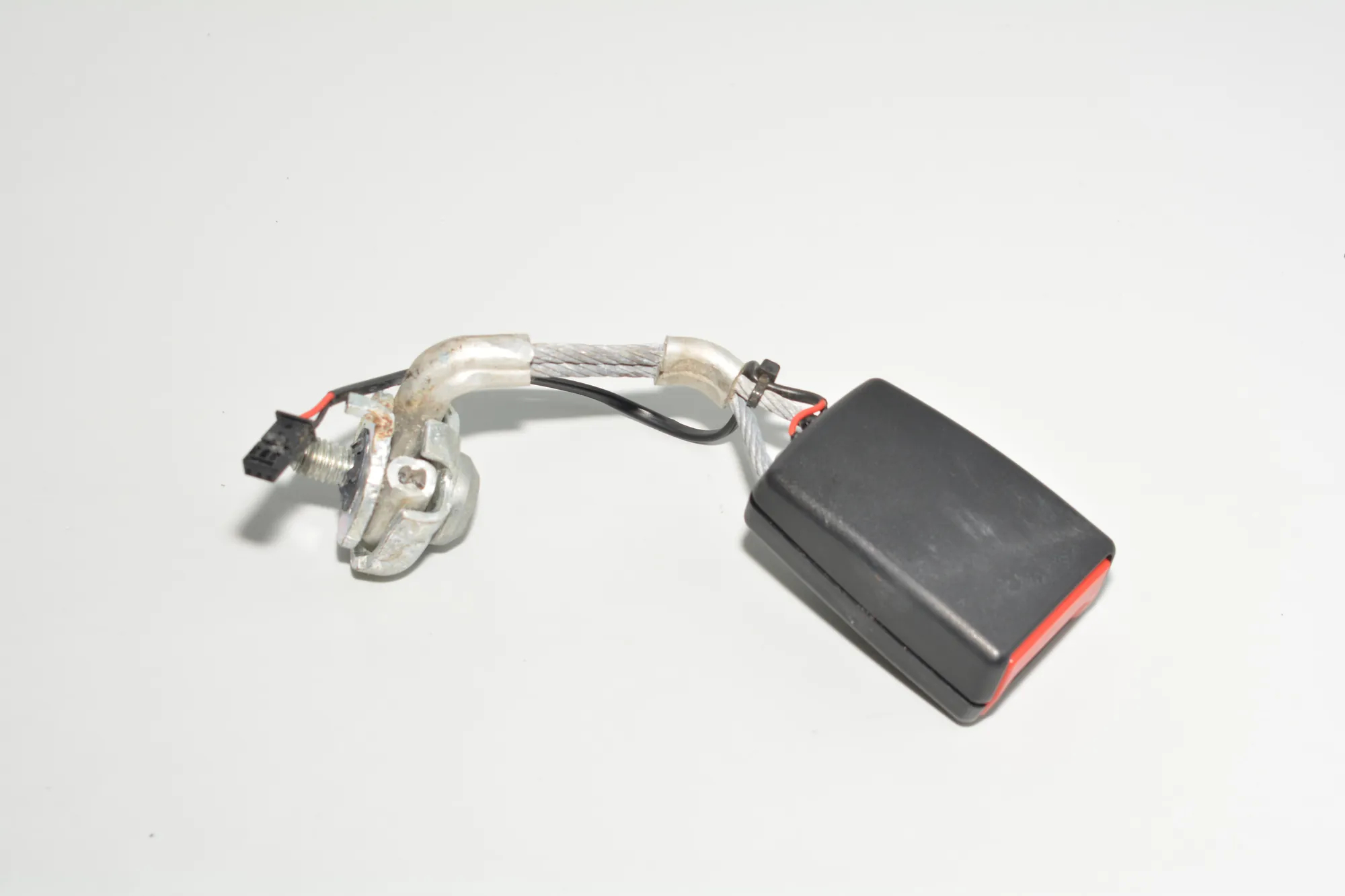 Rear Right Seat Buckle – OEM 7243274 · BMW 5 (F10) 535 d 2011 – 2