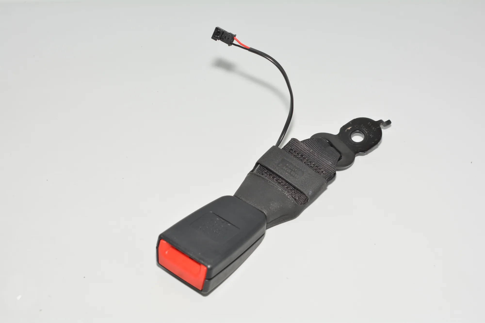 Rear Middle Seat Buckle – OEM 7243275 · BMW 5 (F10) 535 d 2011