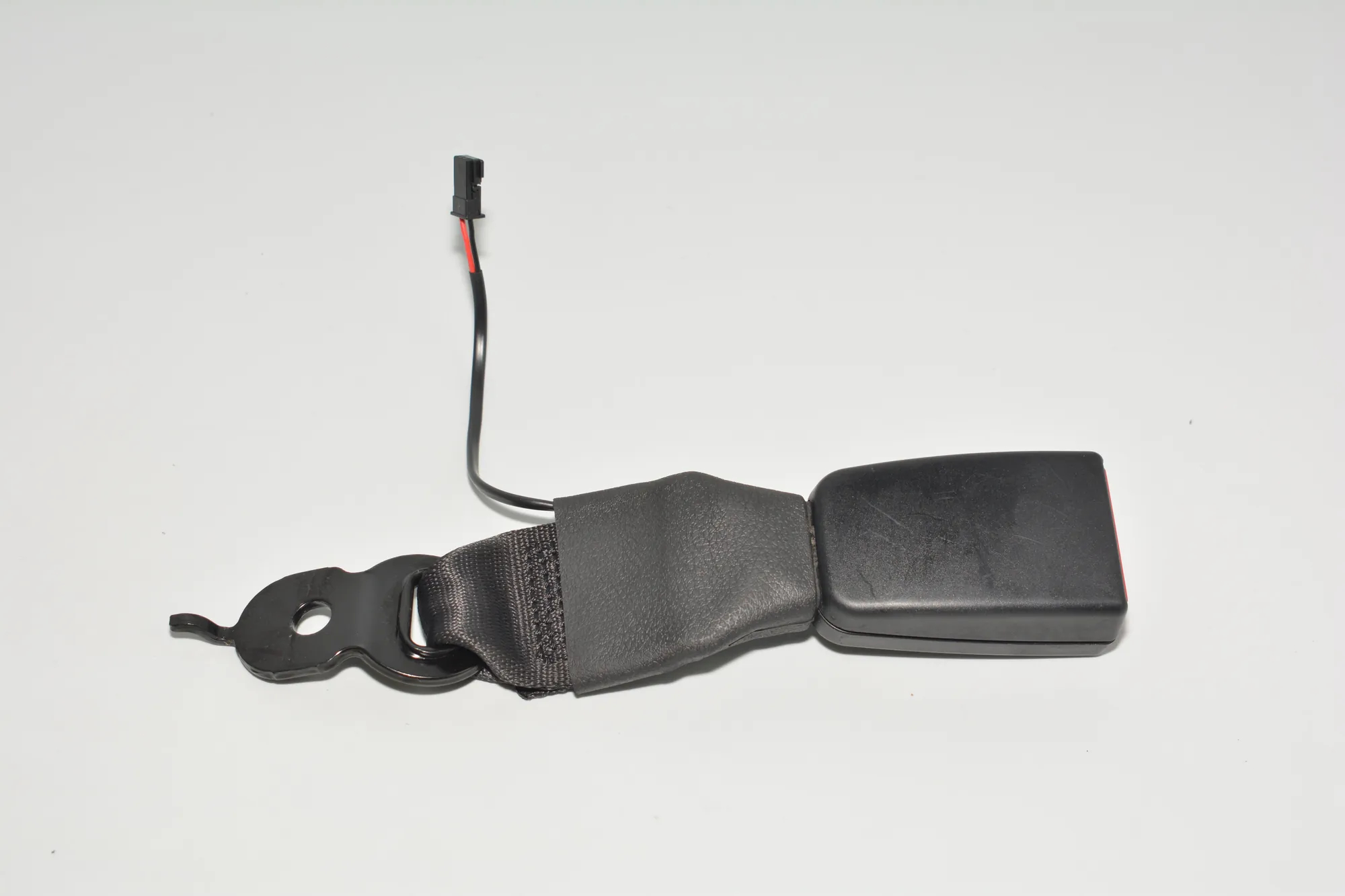 Rear Middle Seat Buckle – OEM 7243275 · BMW 5 (F10) 535 d 2011 – 2