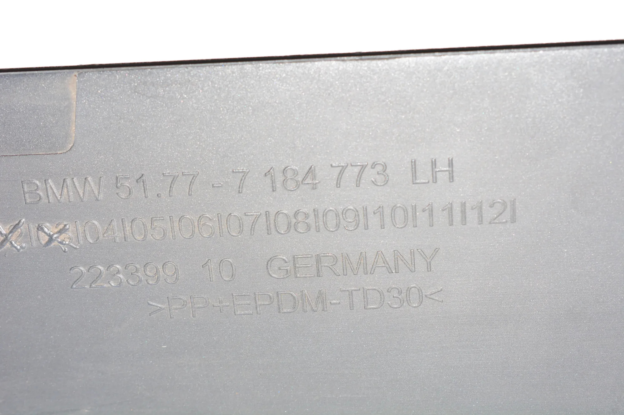 Left Side Plastic Sideskirt Cover – OEM 7184773 · BMW 5 Touring (F11) 530 d 2013 – 7