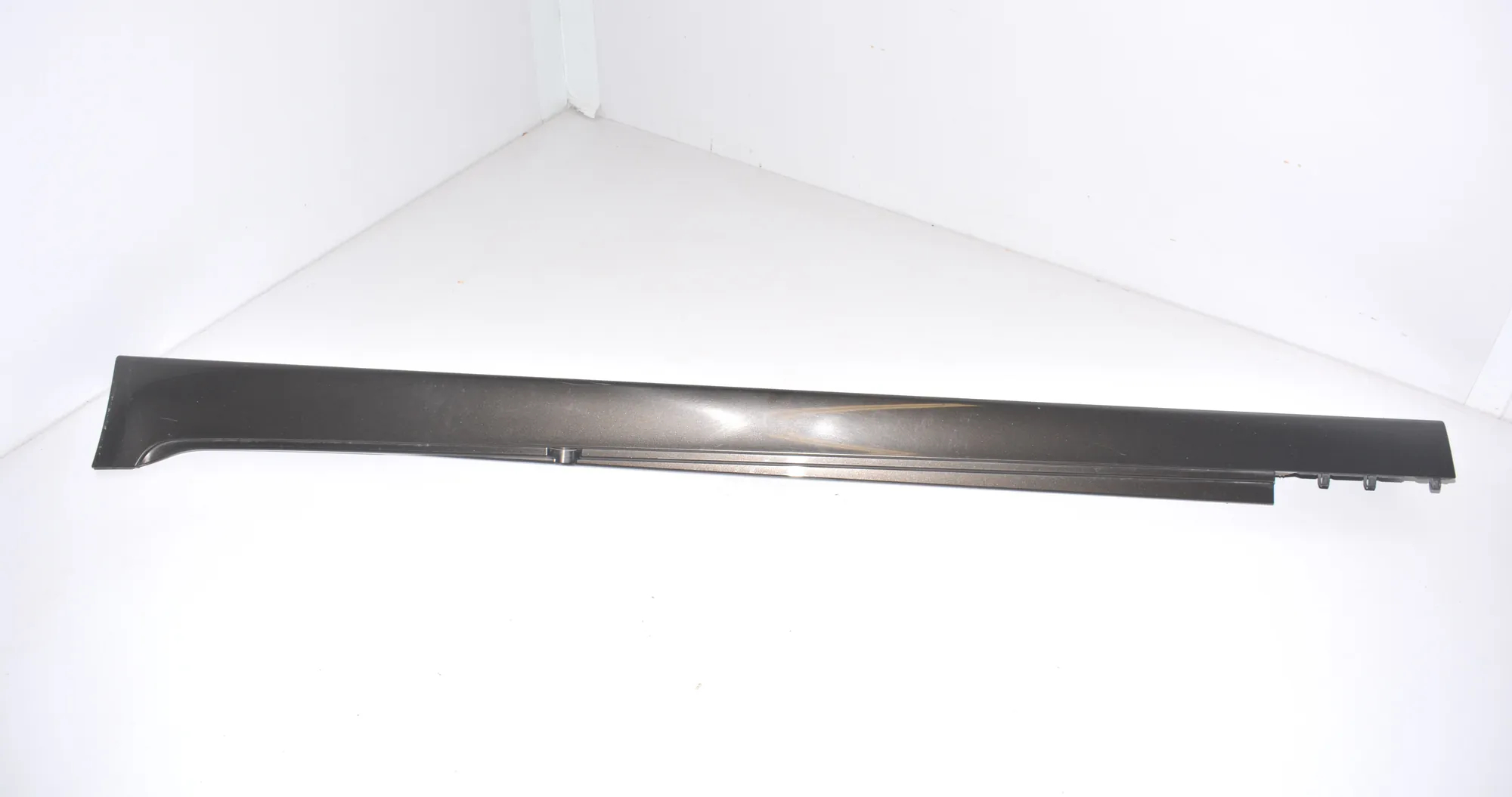 Left Side Plastic Sideskirt Cover – OEM 7184773 · BMW 5 Touring (F11) 530 d 2013