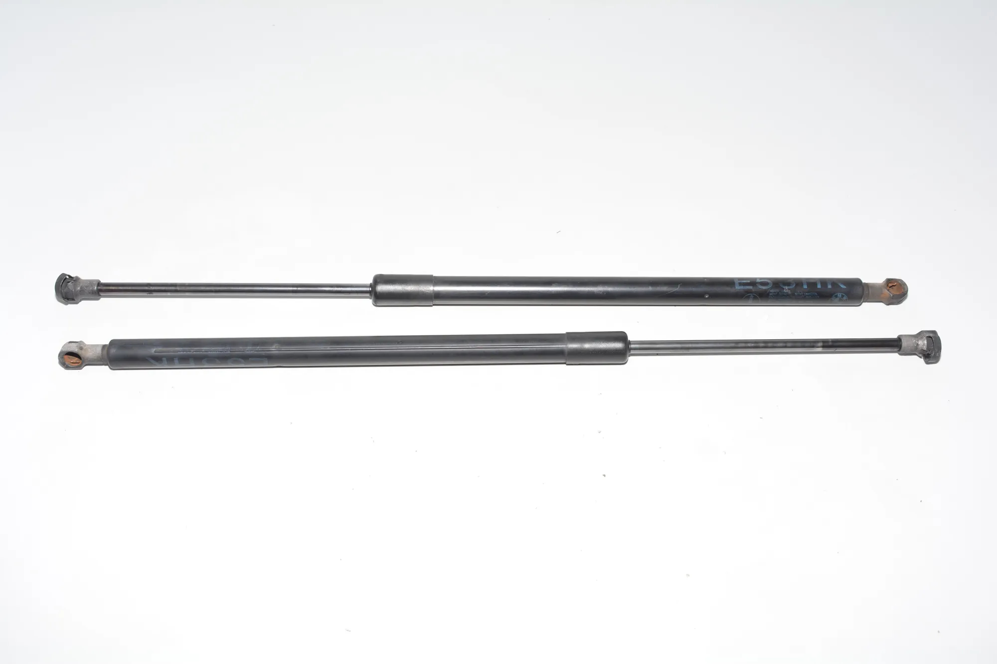 Left Side Tailgate Gas Strut – OEM 8402405 · BMW X5 (E53) 3.0 d 2005