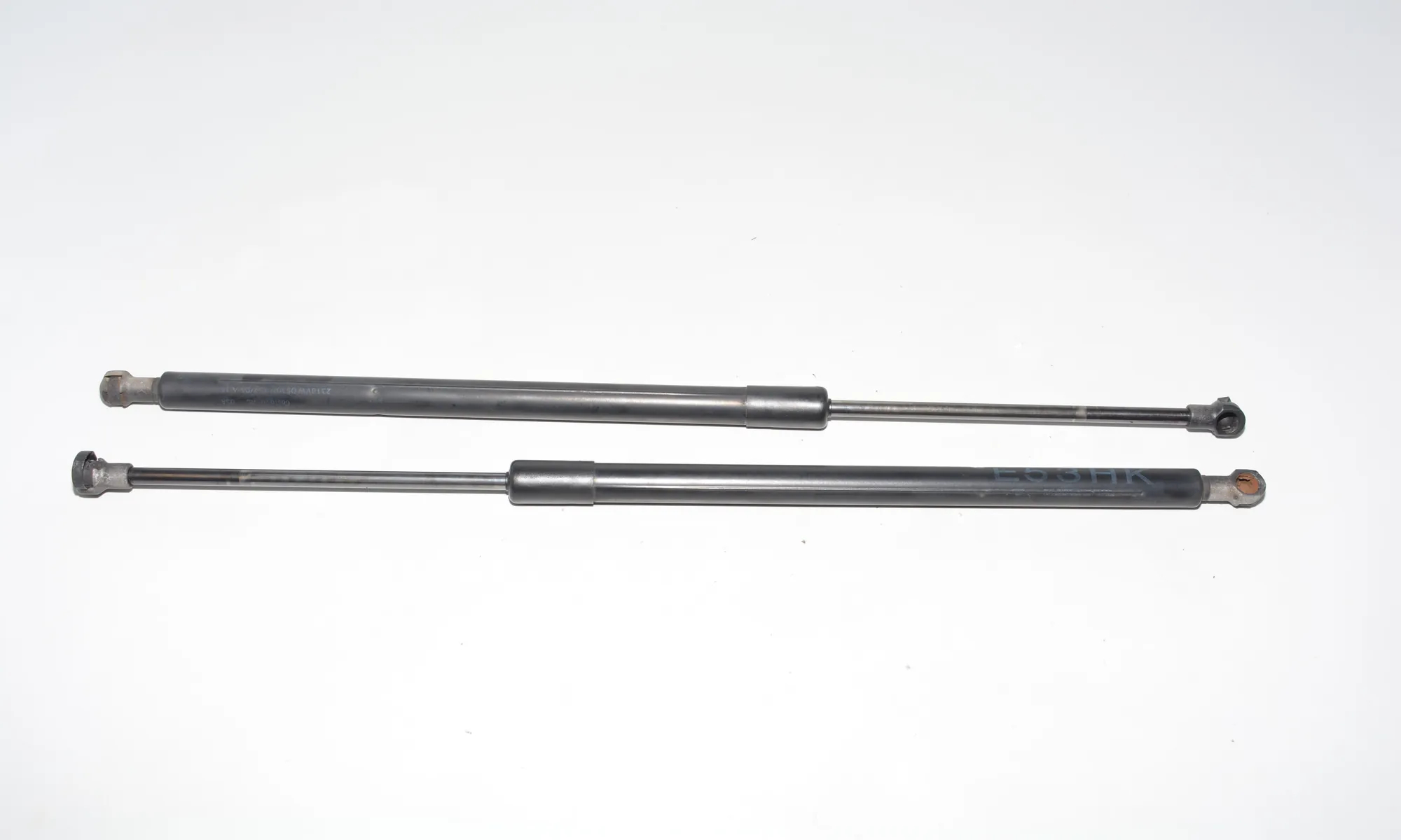 Left Side Tailgate Gas Strut – OEM 8402405 · BMW X5 (E53) 3.0 d 2005 – 3