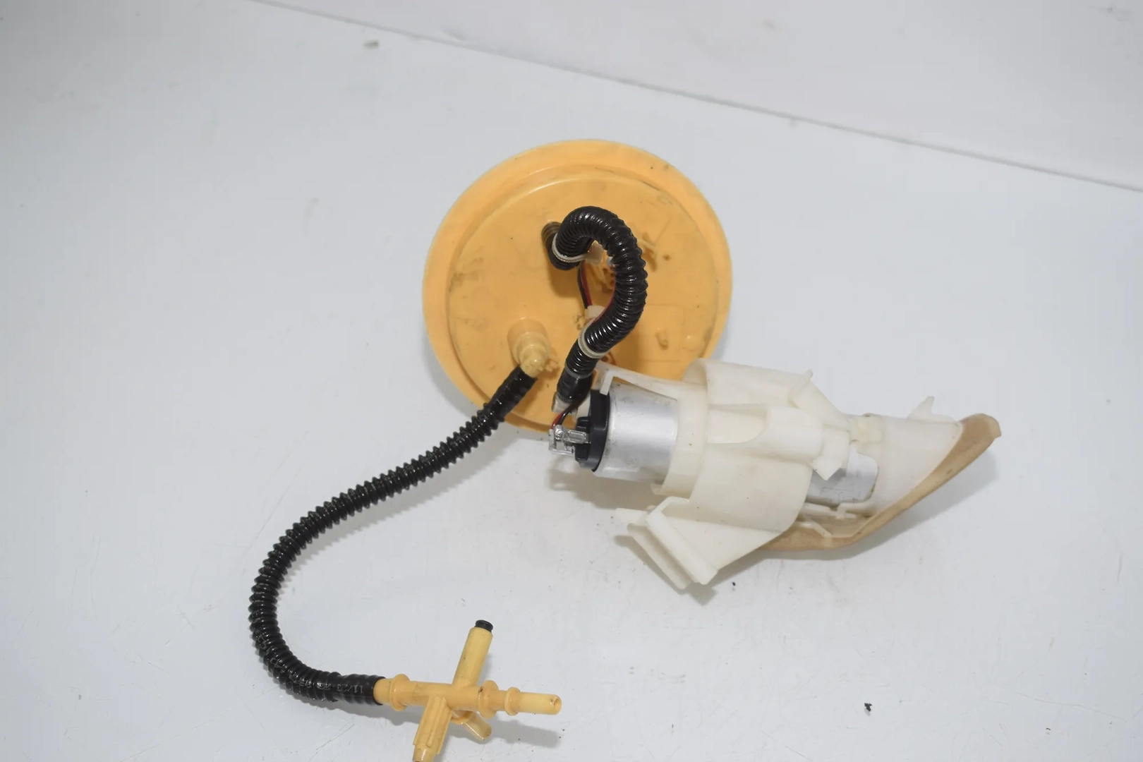 Fuel Tank Pump – OEM 7260648 · BMW 5 Touring (F11) 530 d xDrive 2011 – 3