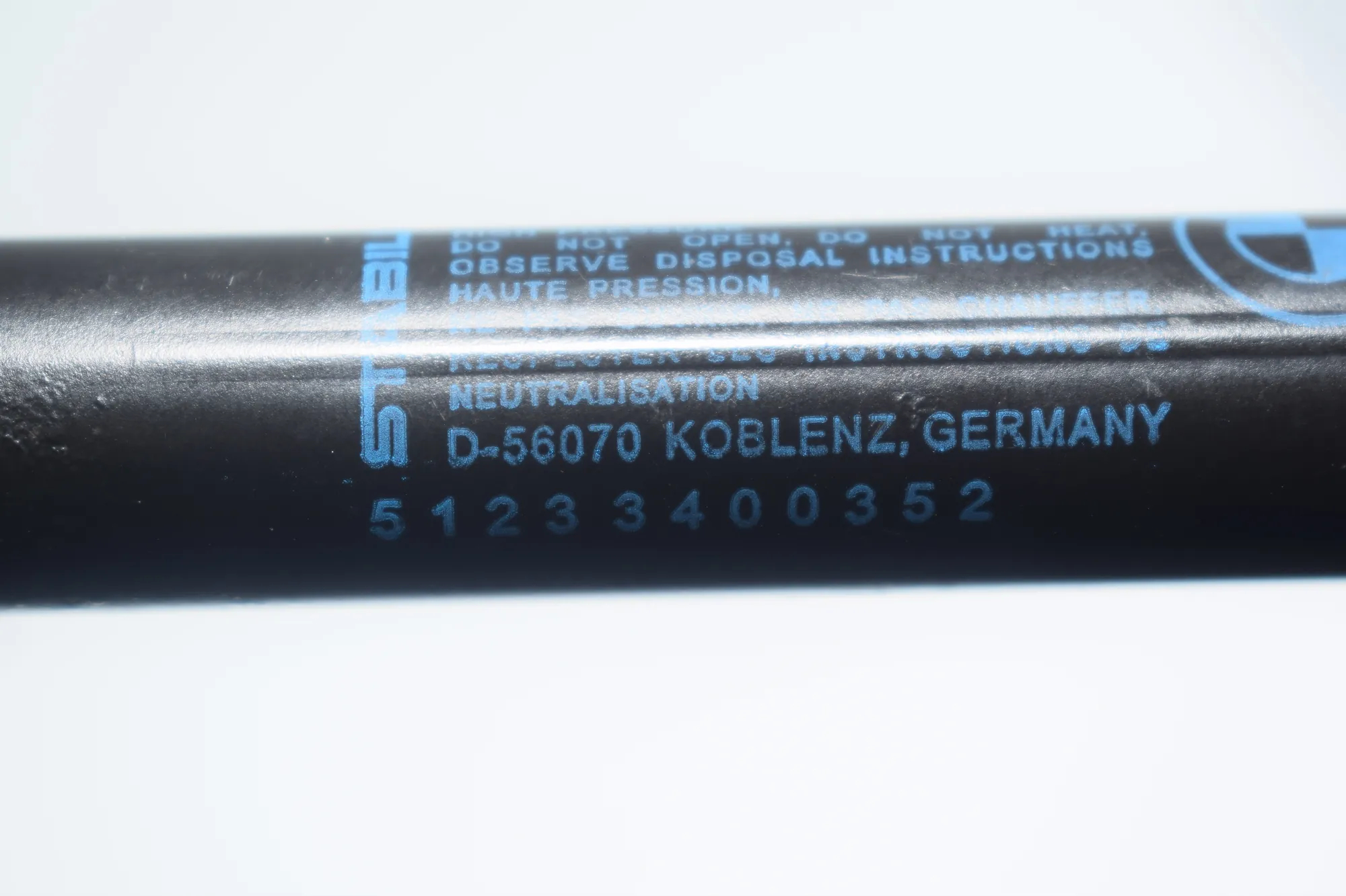Front Right Bonnet Strut – OEM 3400352 · BMW X3 (E83) xDrive 20 d 2008 – 3