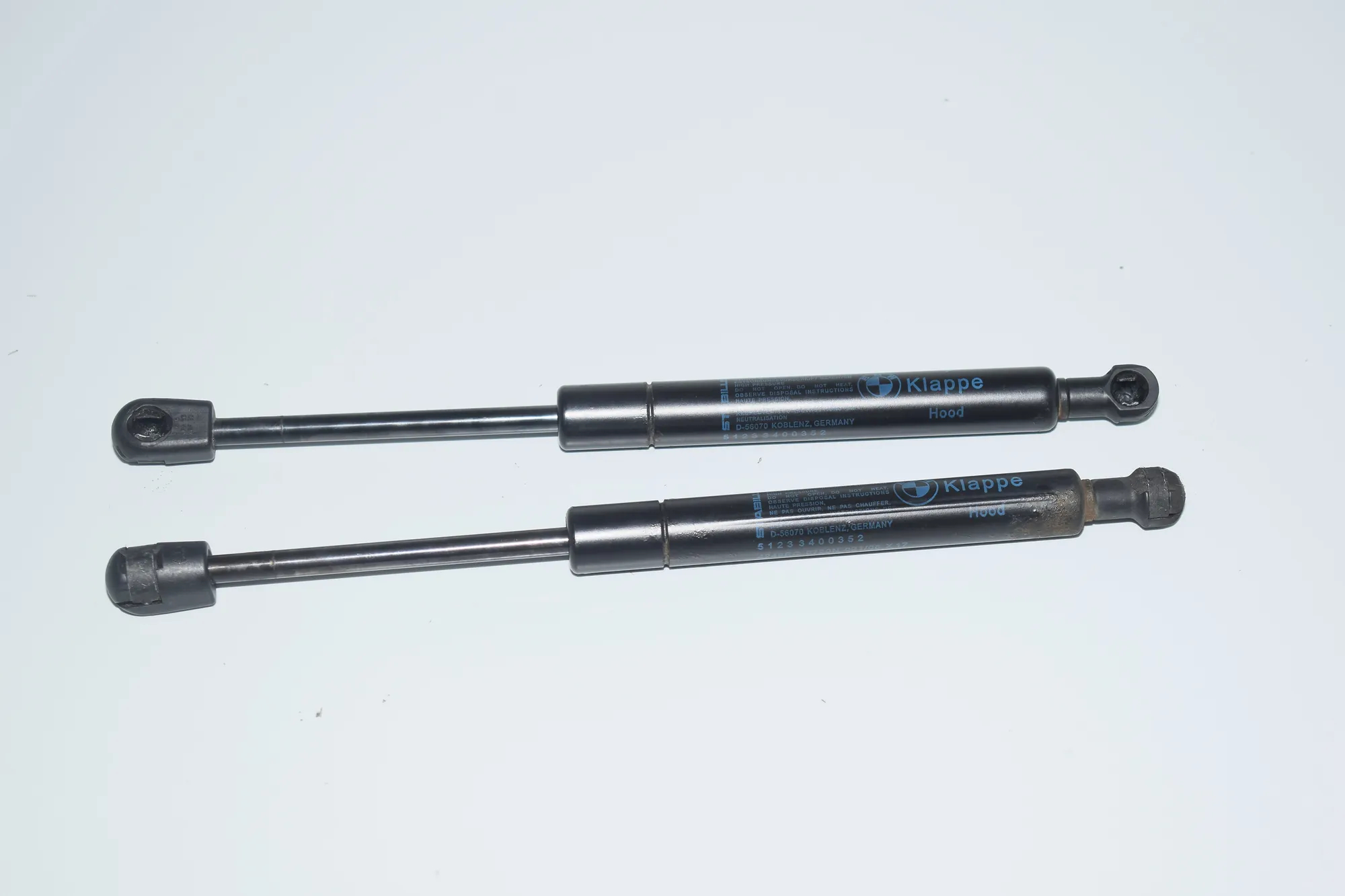 Front Right Bonnet Strut – OEM 3400352 · BMW X3 (E83) xDrive 20 d 2008 – 2