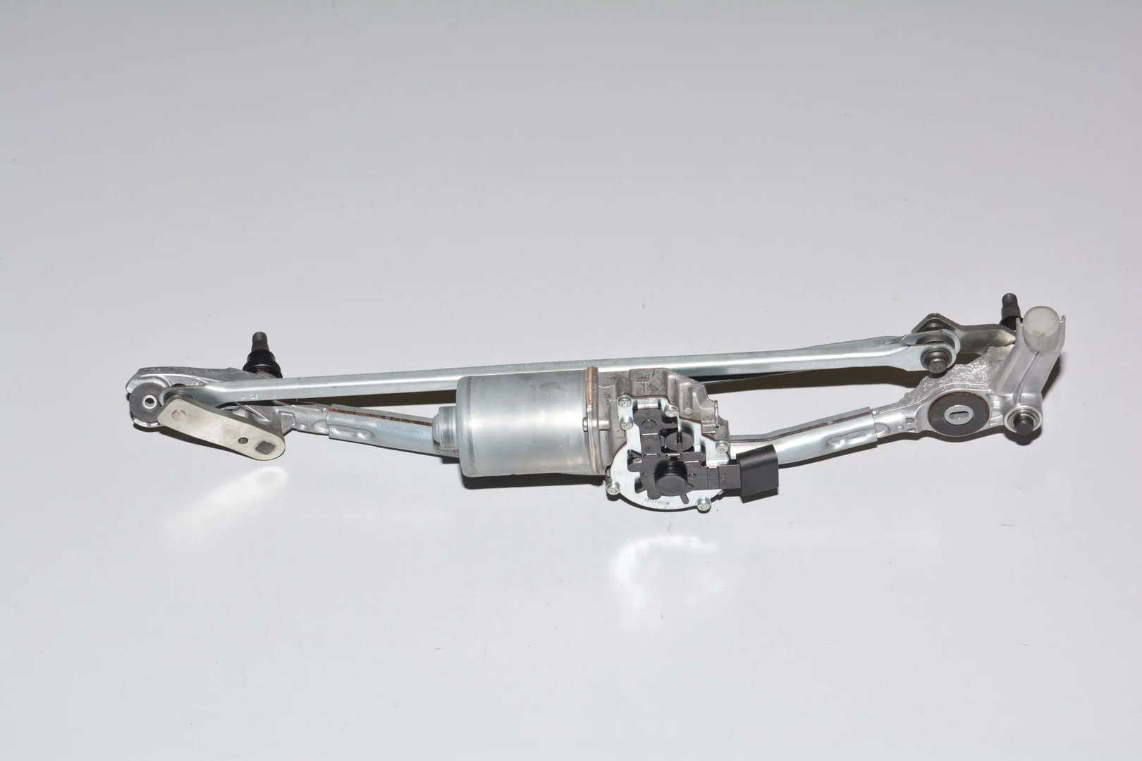 Front Windshield Wiper Mechanism – OEM 7161710 · BMW 3 Coupe (E92) 325 d 2011 – 3