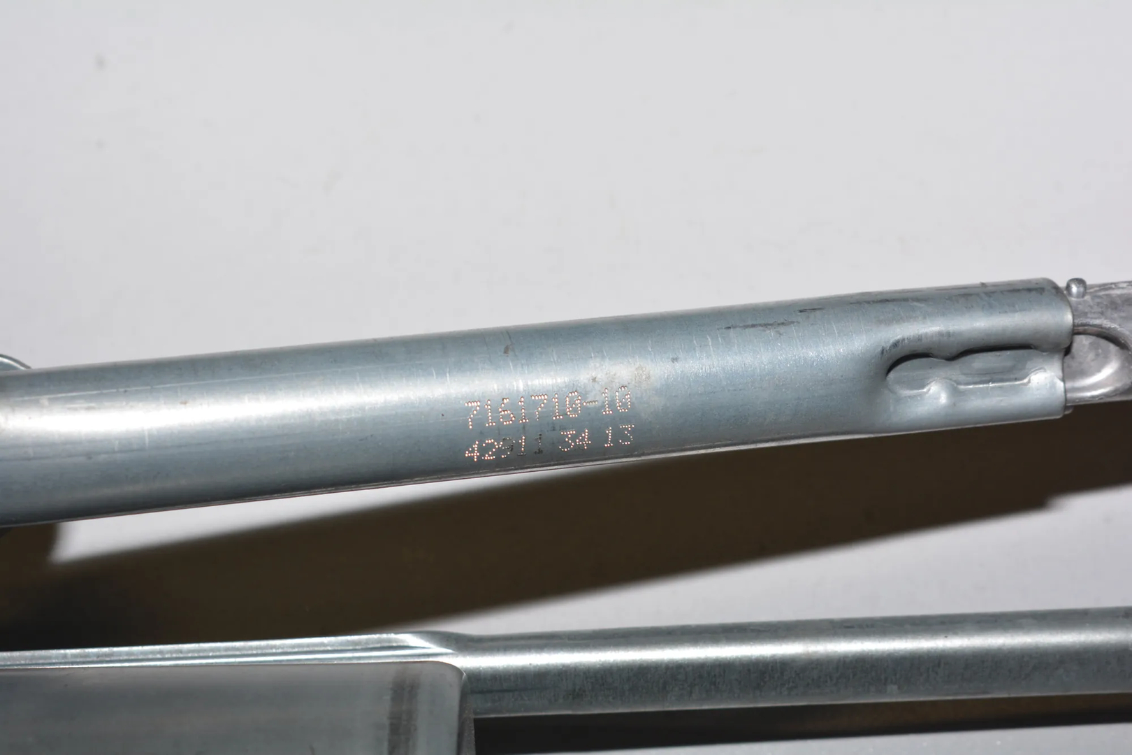 Front Windshield Wiper Mechanism – OEM 7161710 · BMW 3 Coupe (E92) 325 d 2011 – 5