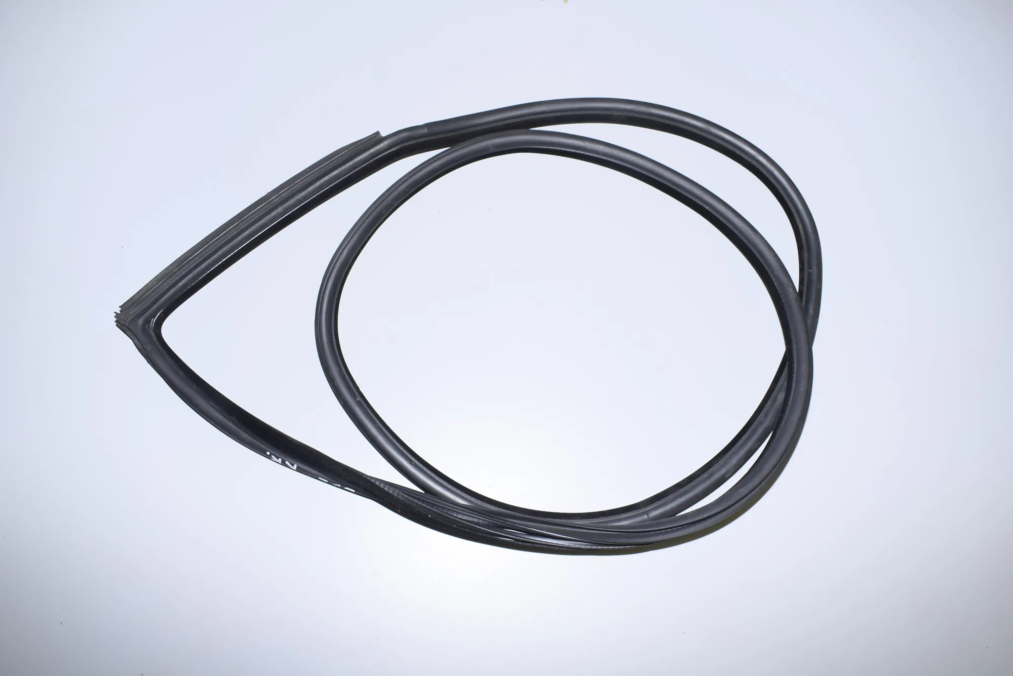 Front Left Door Seal Rubber – OEM 7119091 · BMW 3 Coupe (E92) 325 d 2011 – 5