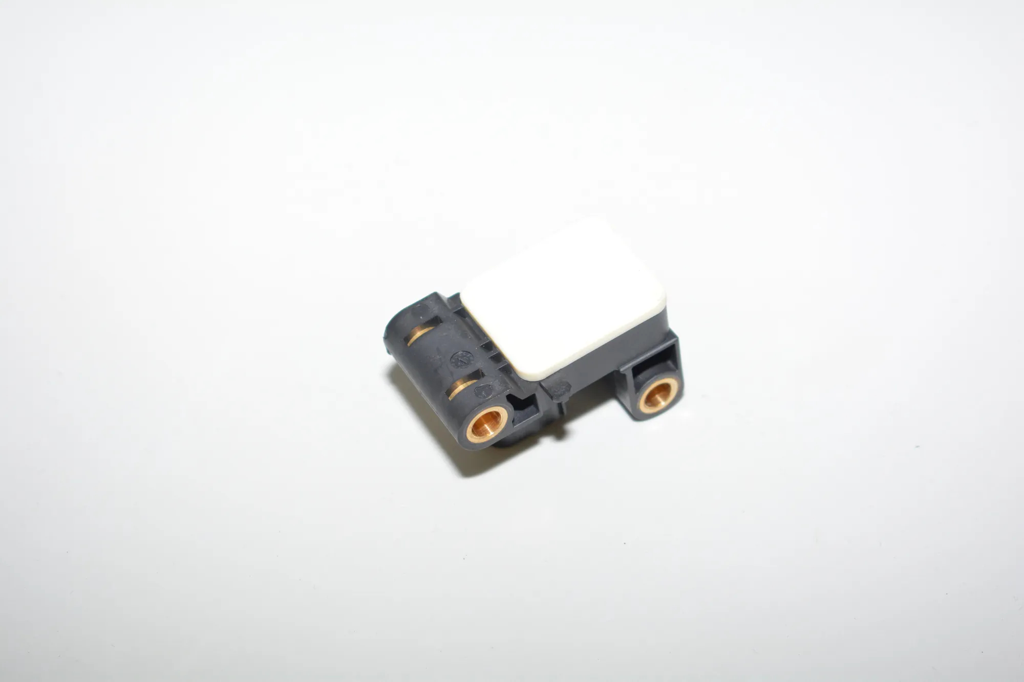 Front Left Impact Sensor – OEM 6956485 · BMW 3 Coupe (E92) 325 d 2011 – 3