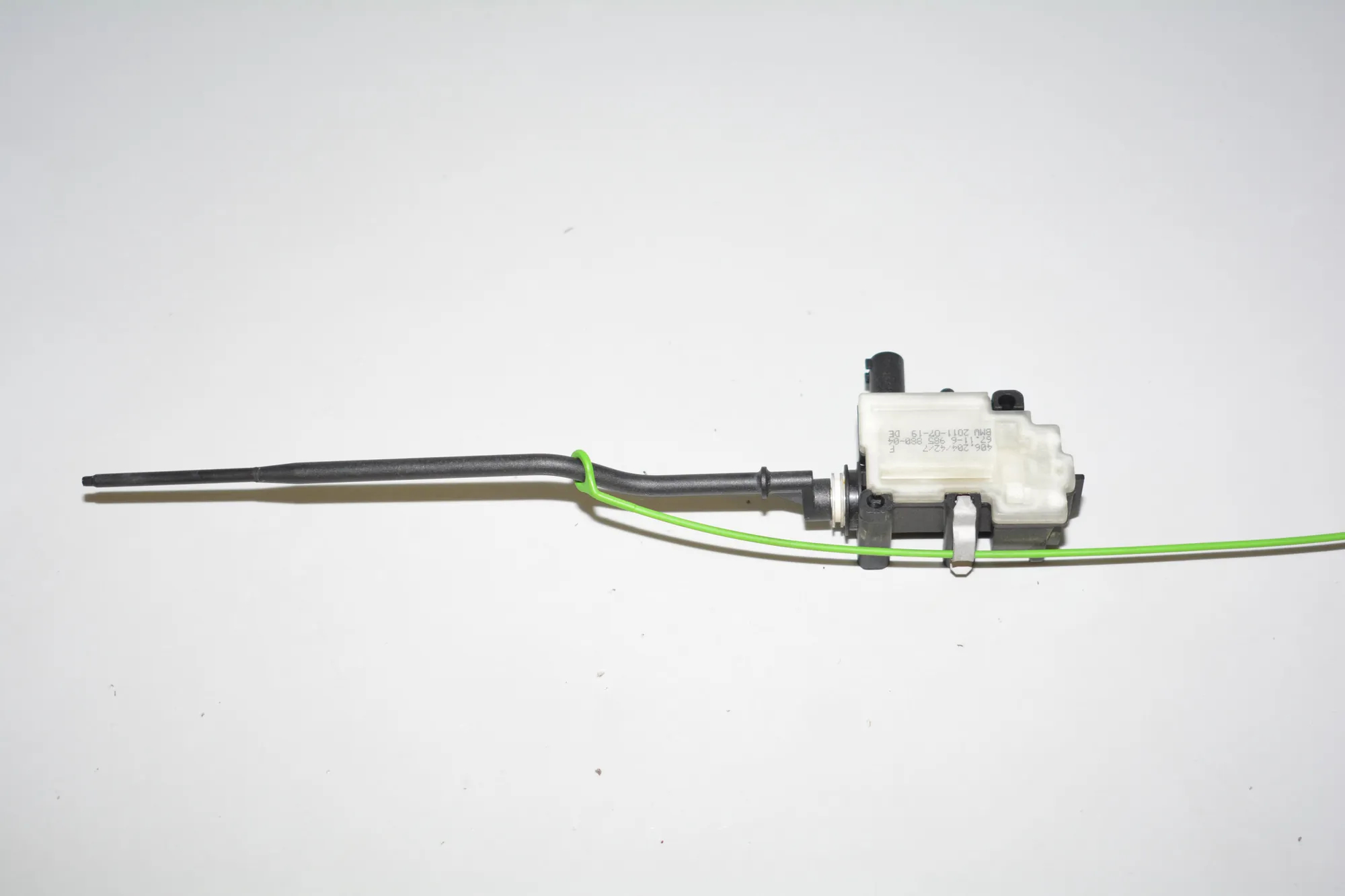 Fuel Tank Cover Lock – OEM 6985880 · BMW 3 Coupe (E92) 325 d 2011 – 4