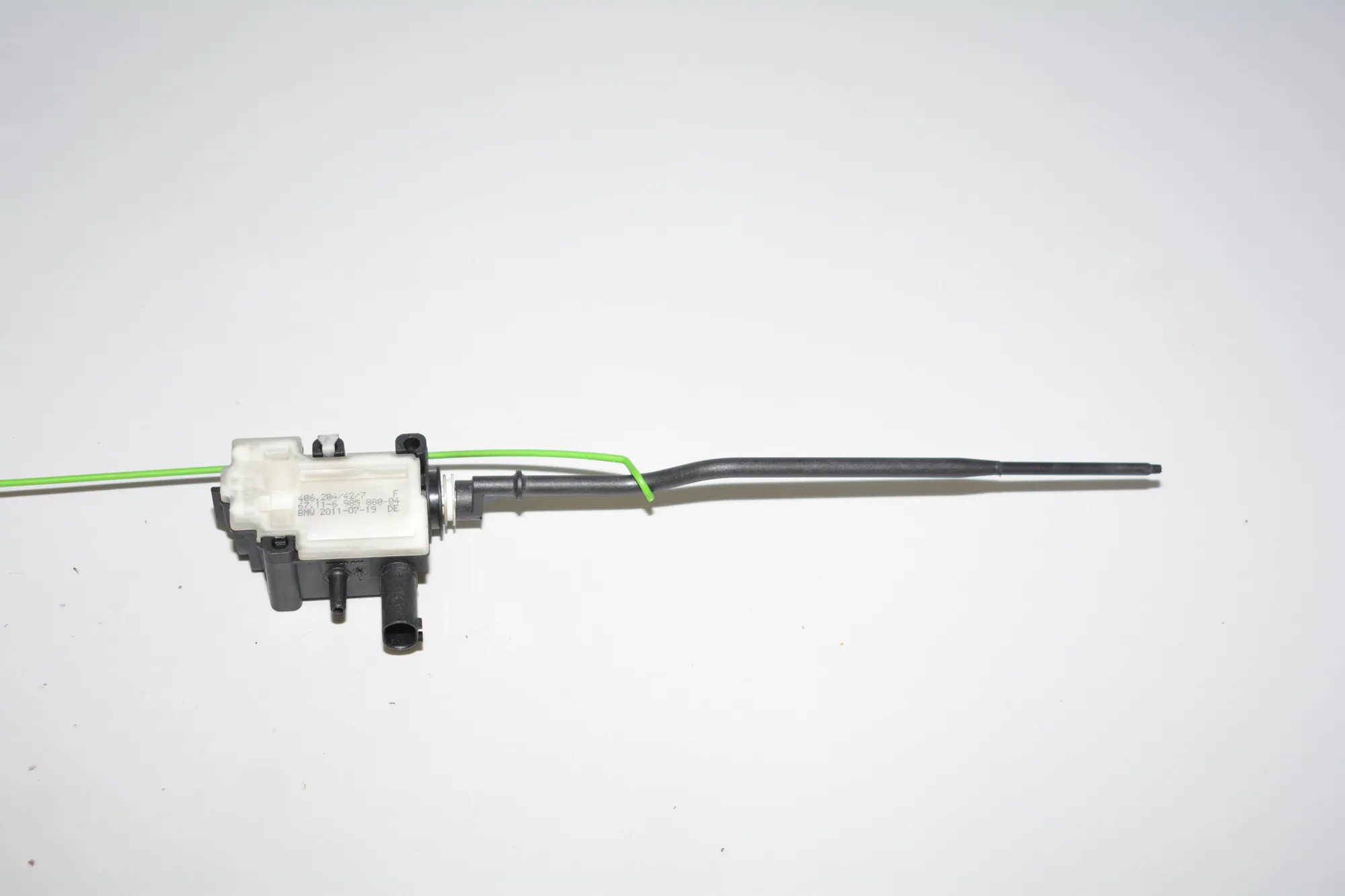 Fuel Tank Cover Lock – OEM 6985880 · BMW 3 Coupe (E92) 325 d 2011 – 5