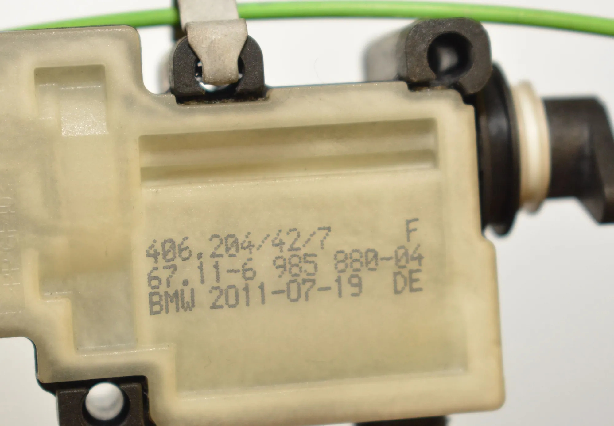 Fuel Tank Cover Lock – OEM 6985880 · BMW 3 Coupe (E92) 325 d 2011 – 6
