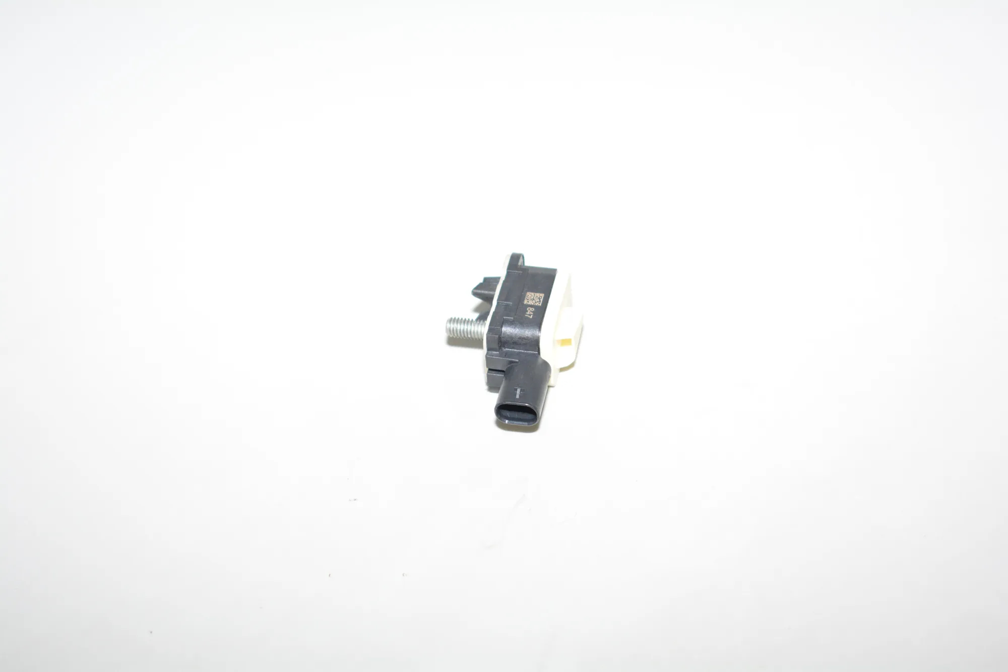 Right Side Impact Sensor – OEM 9217711 · BMW 4 Coupe (F32, F82) 428 i xDrive 2015 – 4