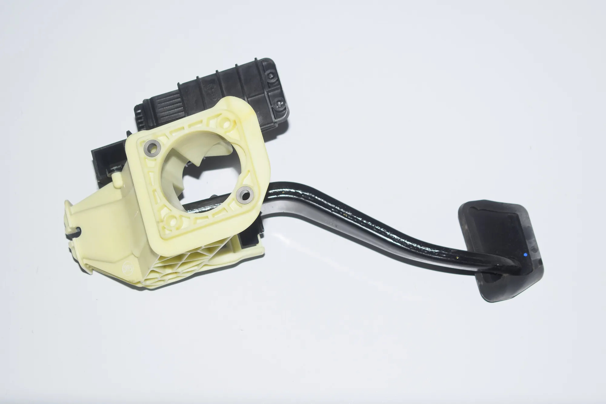 Brake Pedal – OEM 1160421 · BMW 5 Touring (F11) 530 d 2013 – 2