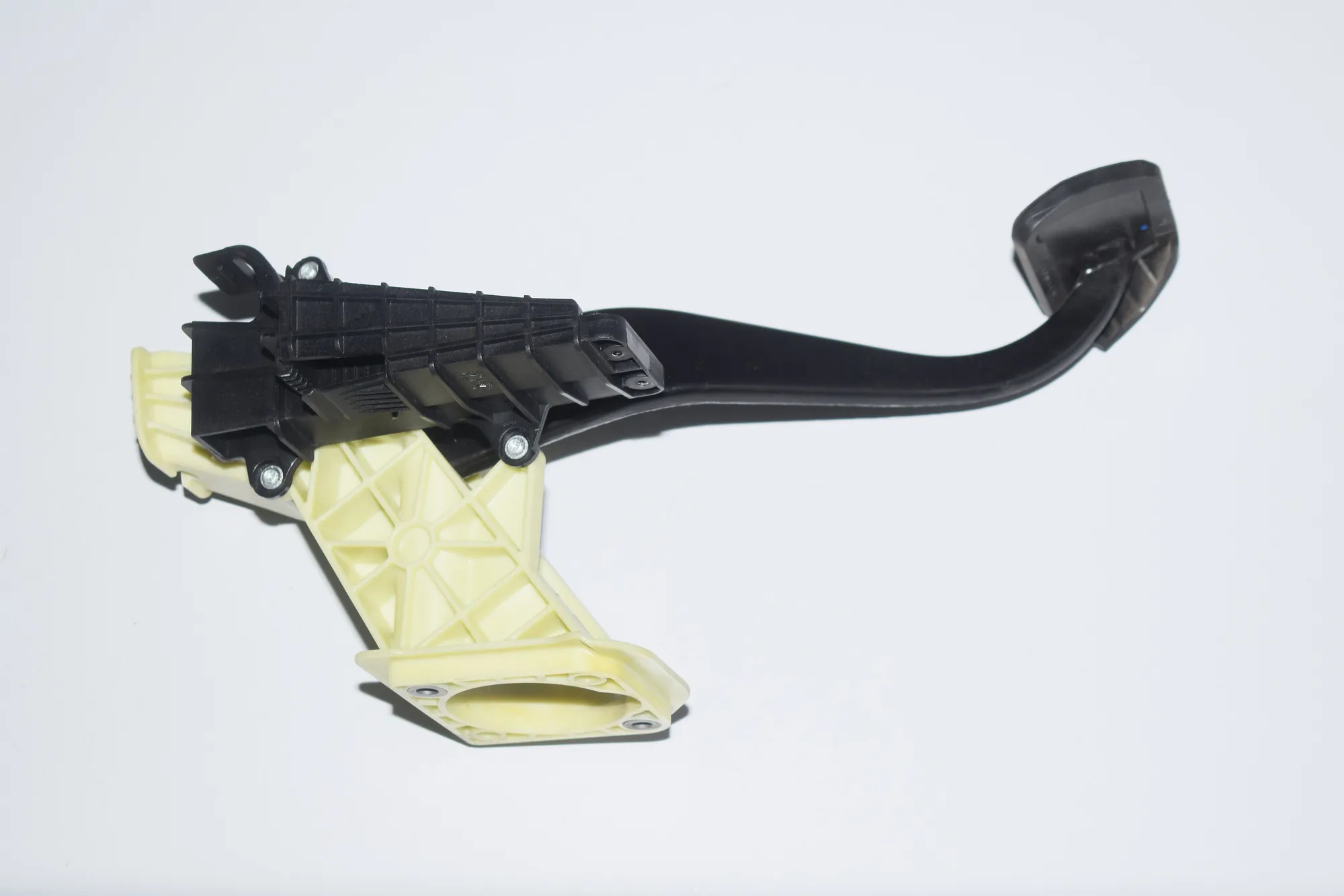 Brake Pedal – OEM 1160421 · BMW 5 Touring (F11) 530 d 2013 – 3