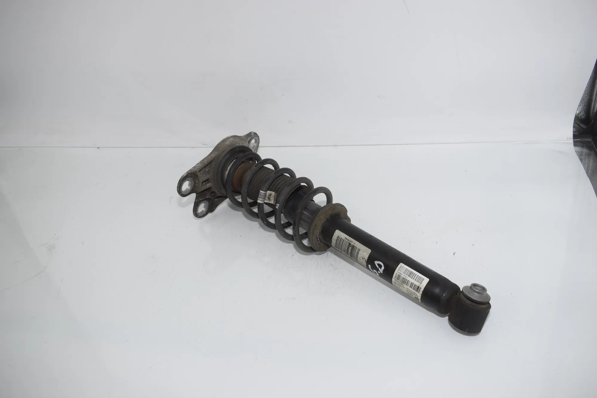 Rear Right Shock Absorber – OEM 6887655 · BMW i3 (I01) s Range Extender 2019 – 3