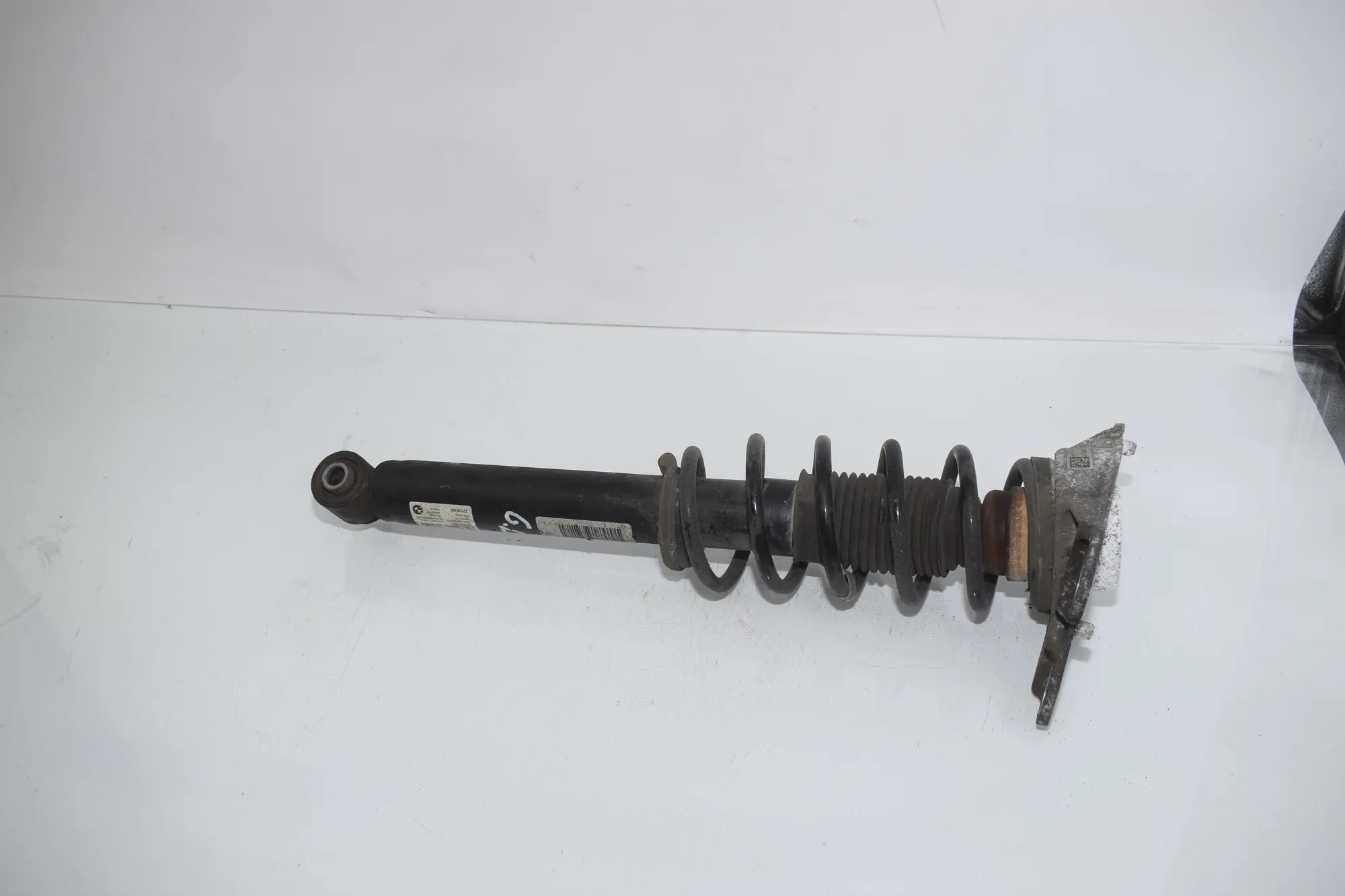 Rear Right Shock Absorber – OEM 6887655 · BMW i3 (I01) s Range Extender 2019