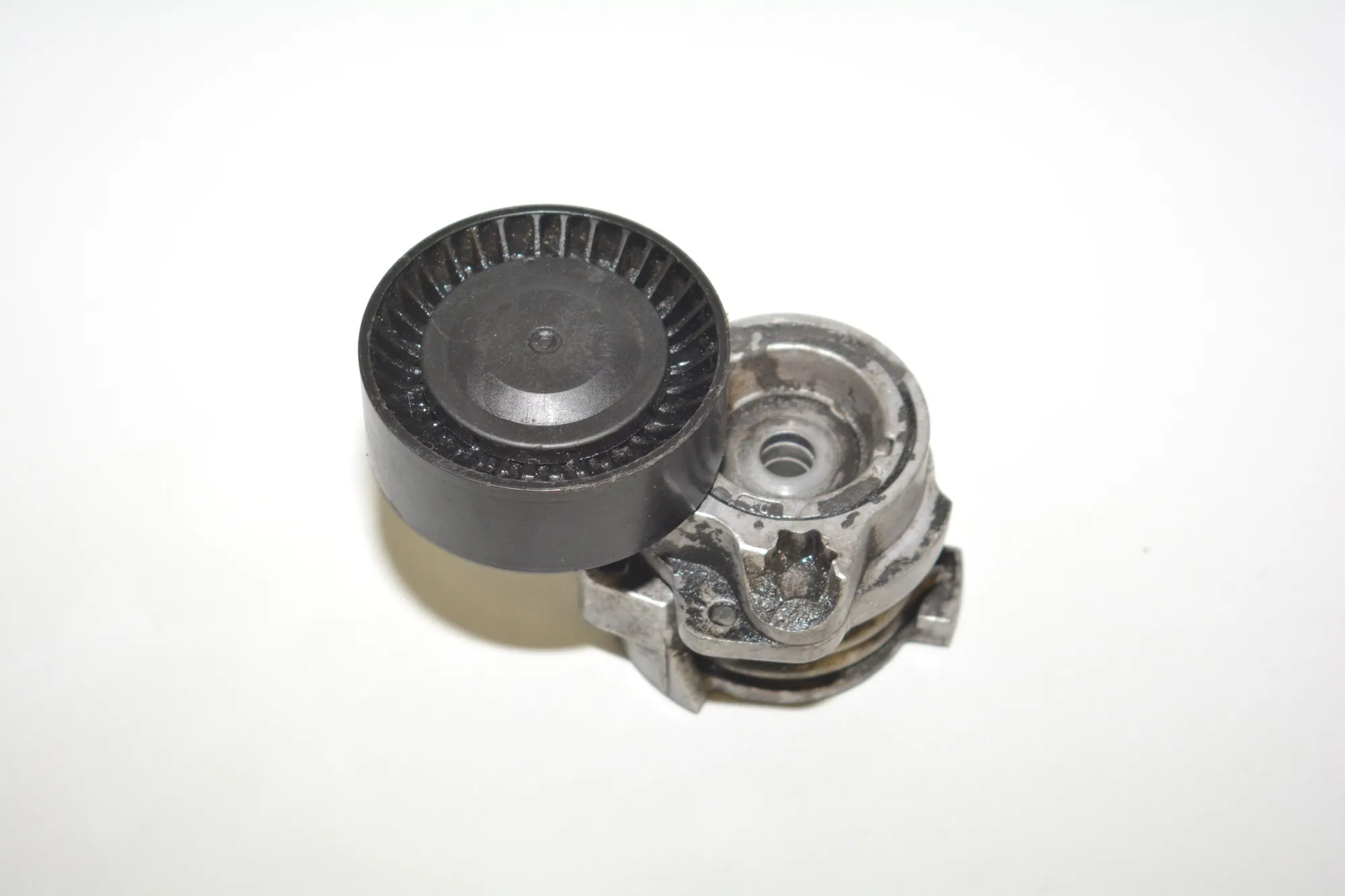 Belt Tensioner – OEM 7542680 · BMW 7 (E65, E66, E67) 750 i, Li 2005 – 4