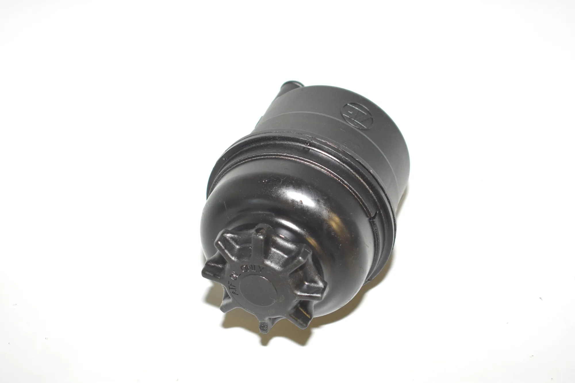 Power Steering Pump Tank – OEM 1097164 · BMW 7 (E65, E66, E67) 750 i, Li 2005 – 4
