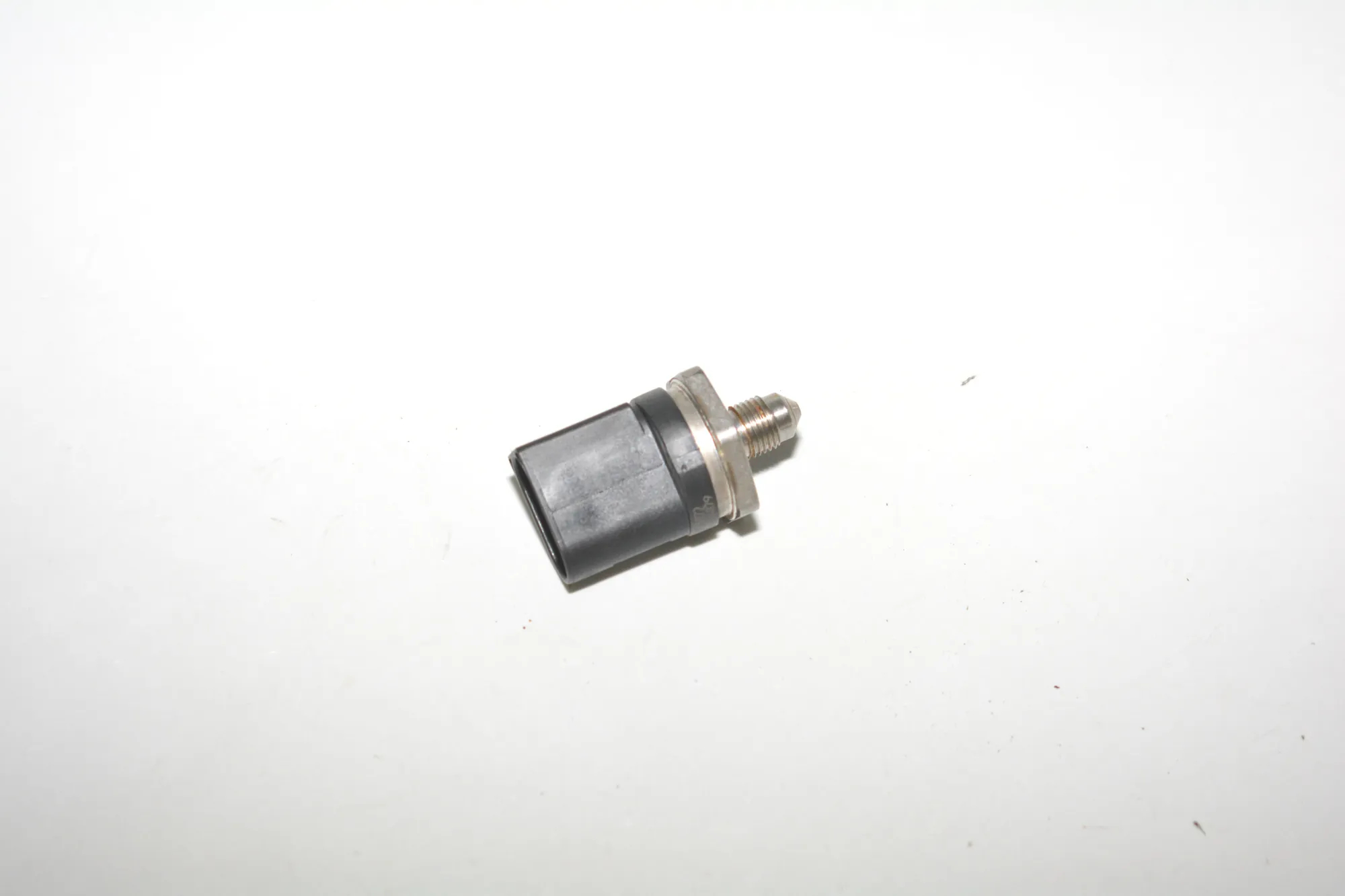 Fuel Rail Pressure Sensor – OEM 0261545072 · BMW 3 (F30, F80) 328 i xDrive 2013 – 2