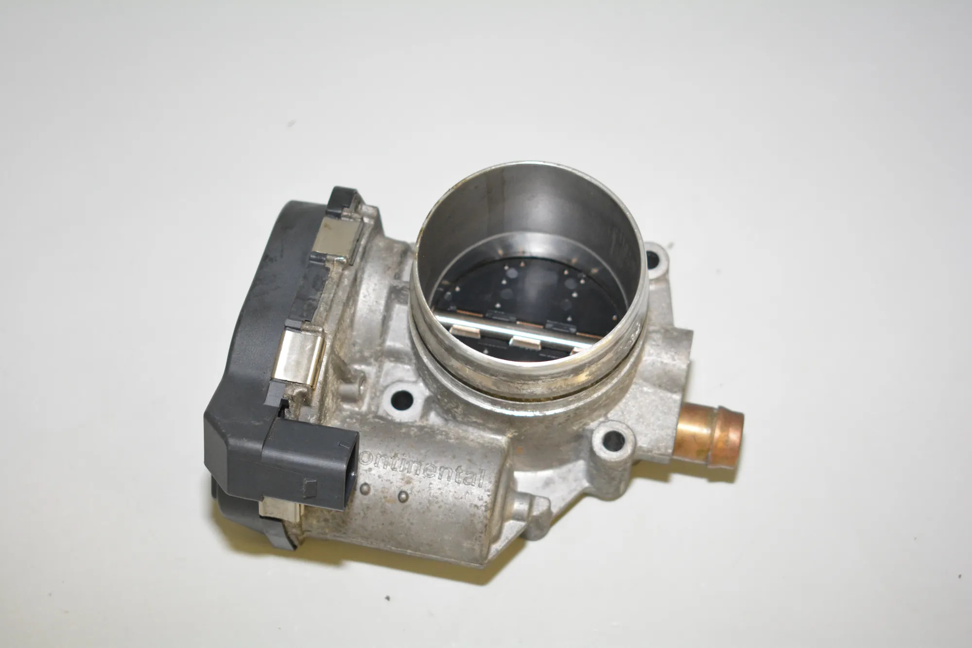 Throttle Body – OEM 7588625 · BMW 3 (F30, F80) 328 i xDrive 2013 – 2