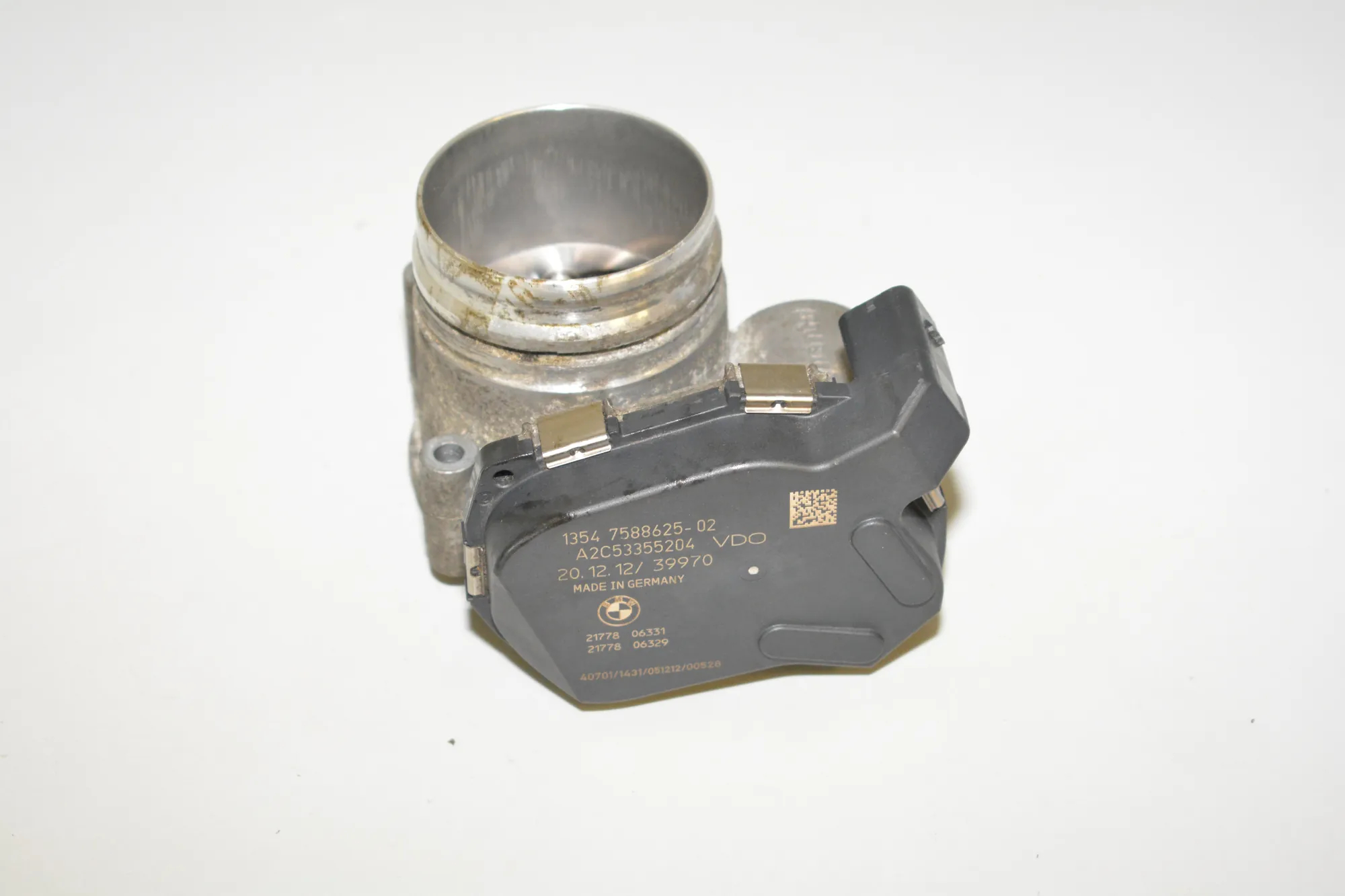 Throttle Body – OEM 7588625 · BMW 3 (F30, F80) 328 i xDrive 2013 – 3