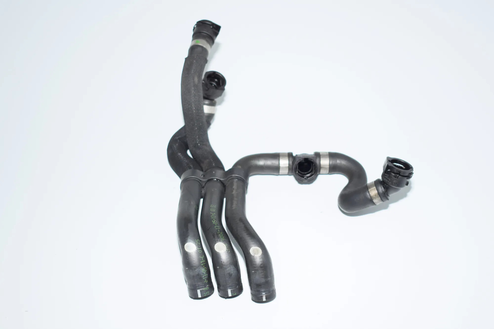 Coolant Hose Pipe – OEM 8512237 · BMW 5 Touring (F11) 530 d 2013 – 2