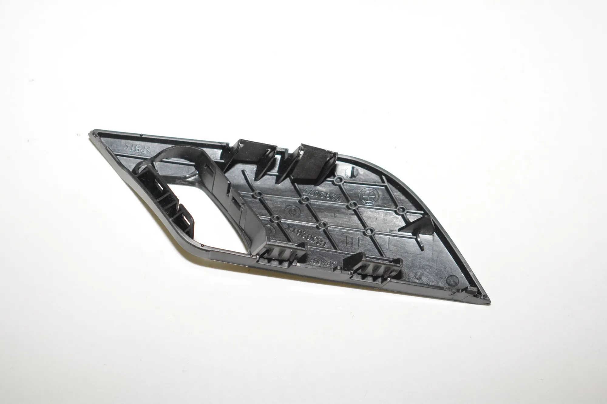 Front Left Door Panel Trim – OEM 7292077 · BMW X6 (F16, F86) BMW X6 (F16, F86) xDrive 28 i 2015 – 4
