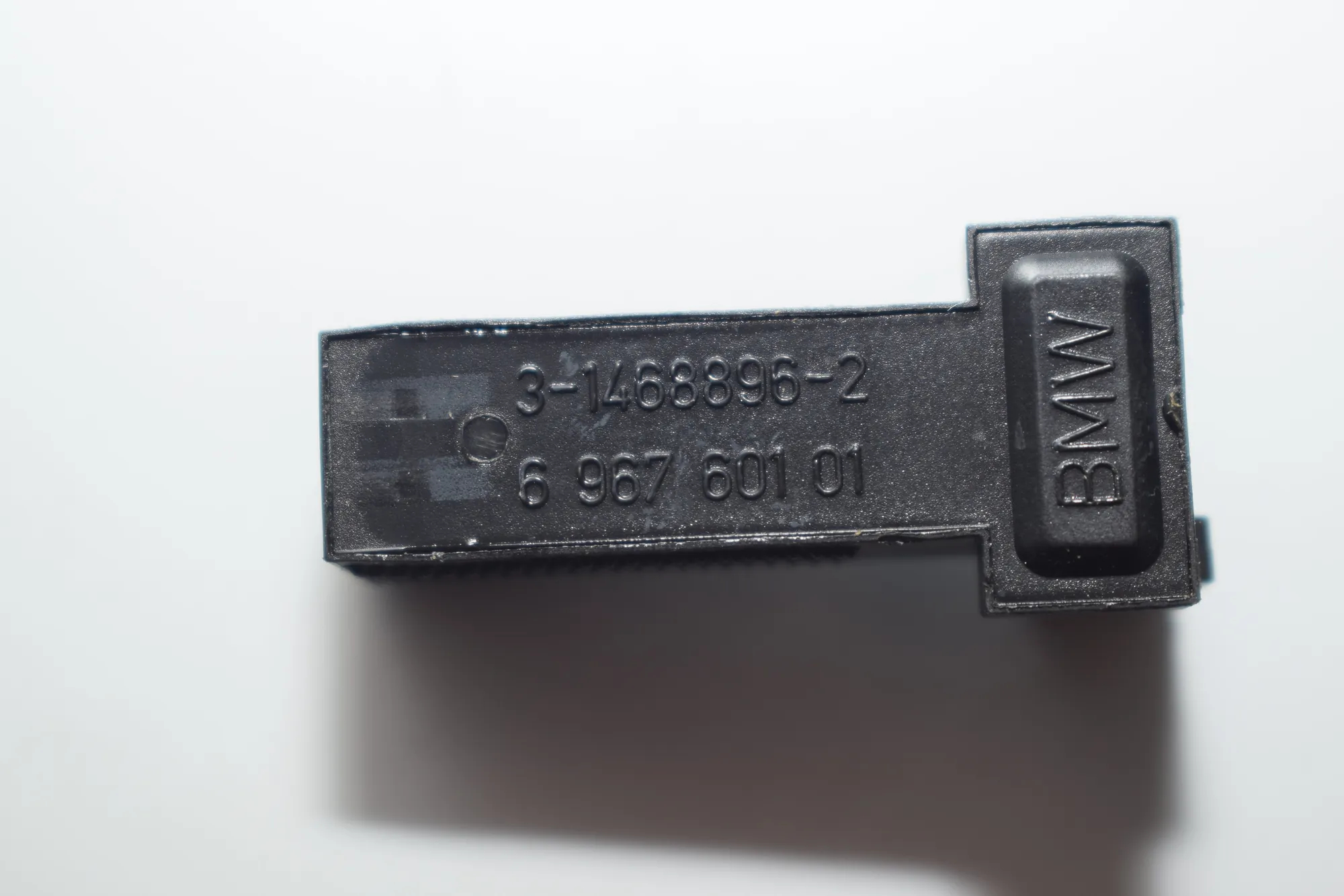 Brake Pedal Sensor – OEM 6967601 · BMW 5 Touring (F11) 530 d 2013 – 4