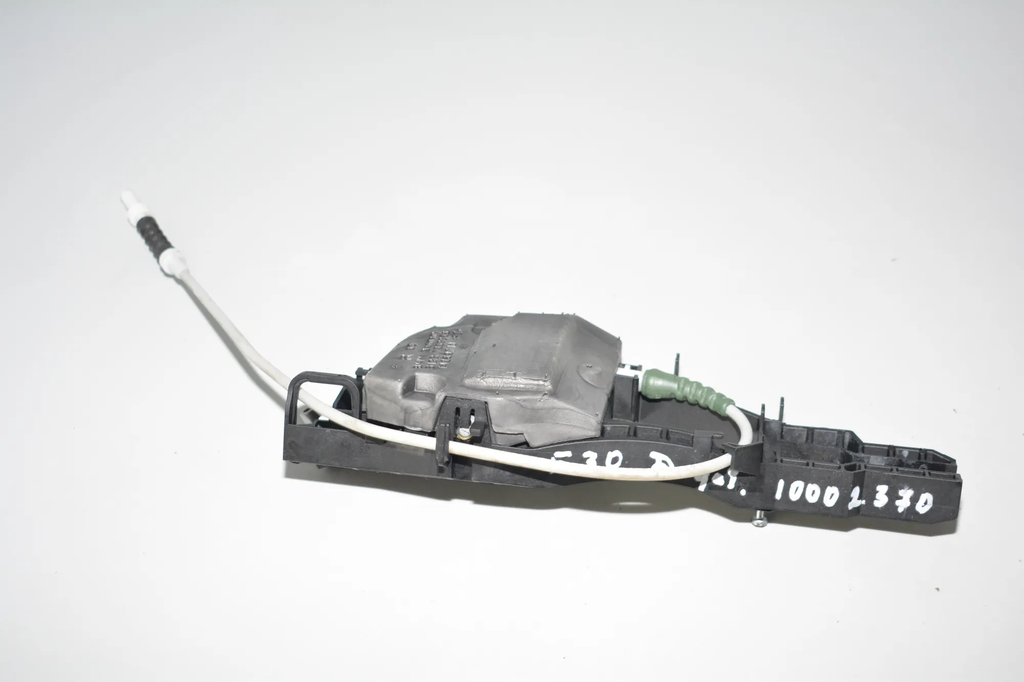 Rear Right Door Interior Handle Frame – OEM 7242568 · BMW 3 (F30, F80) 328 i xDrive 2013 – 4