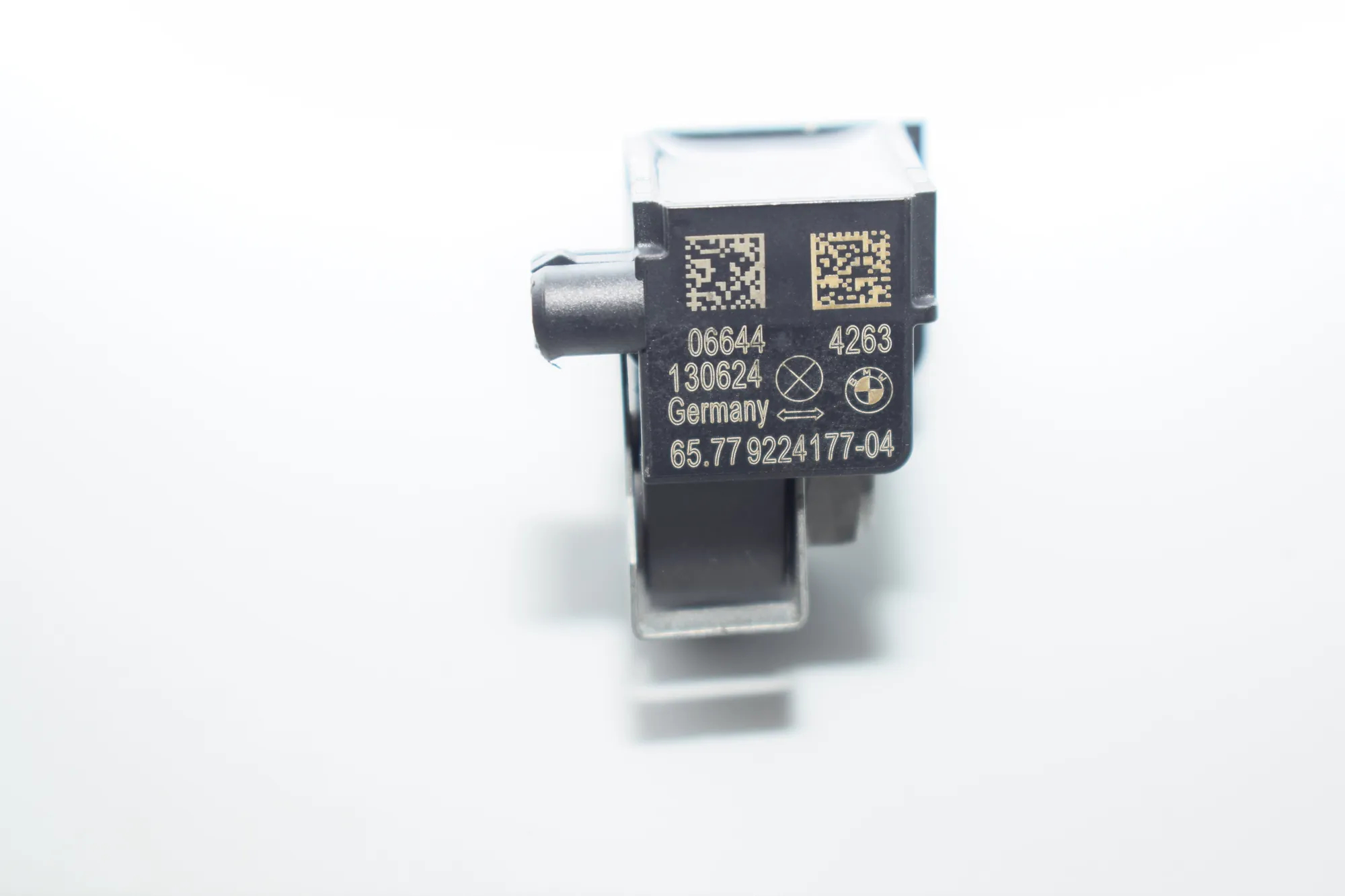 Front Right Impact Sensor – OEM 9224177 · BMW 5 Touring (F11) 530 d 2013 – 4