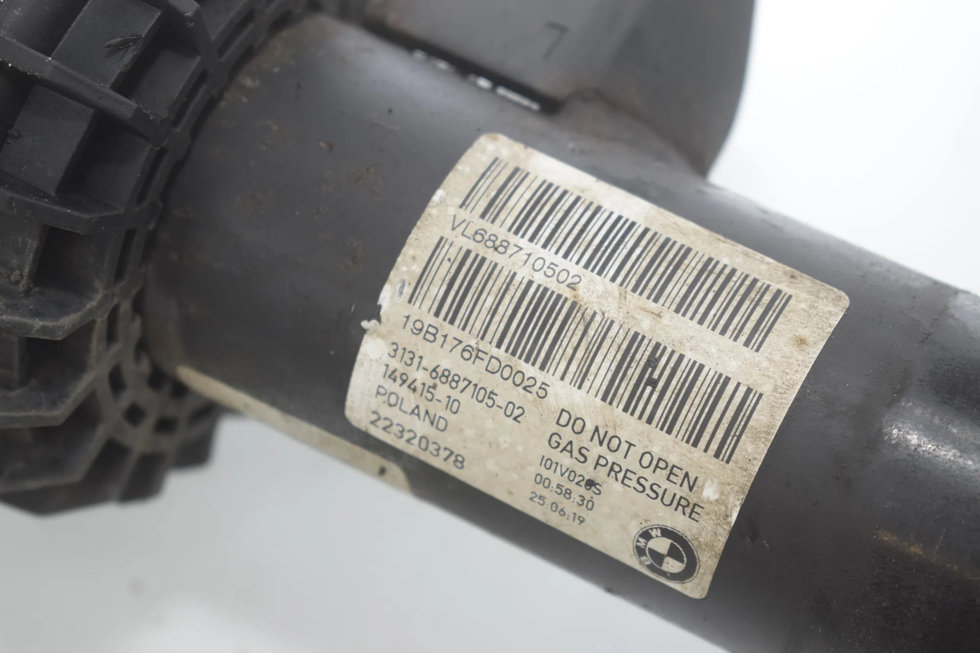 Front Left Shock Absorber – OEM 6887105 · BMW i3 (I01) s Range Extender 2019 – 4