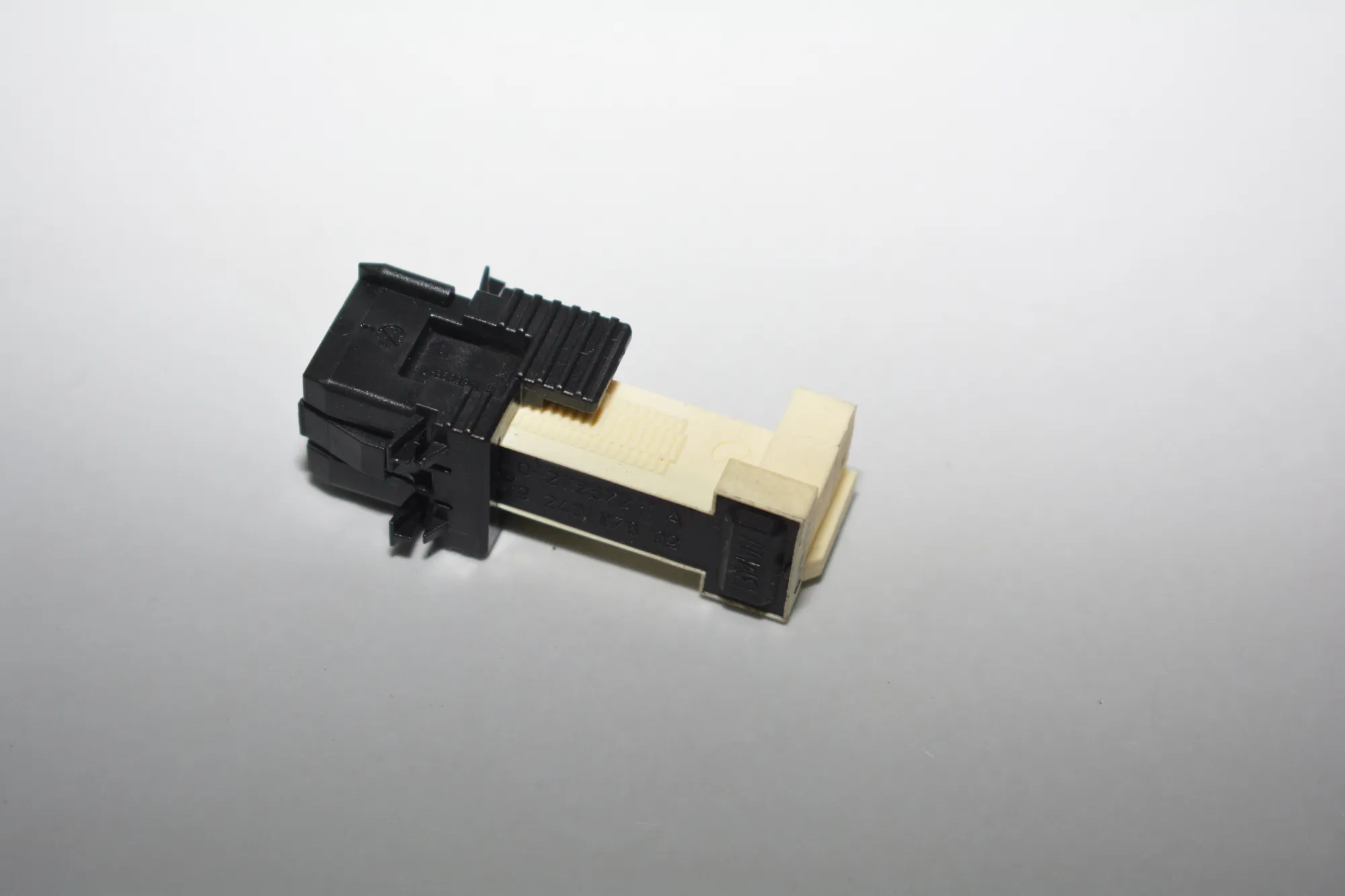 Brake Pedal Sensor – OEM 9240076 · BMW 3 (F30, F80) 328 i xDrive 2013