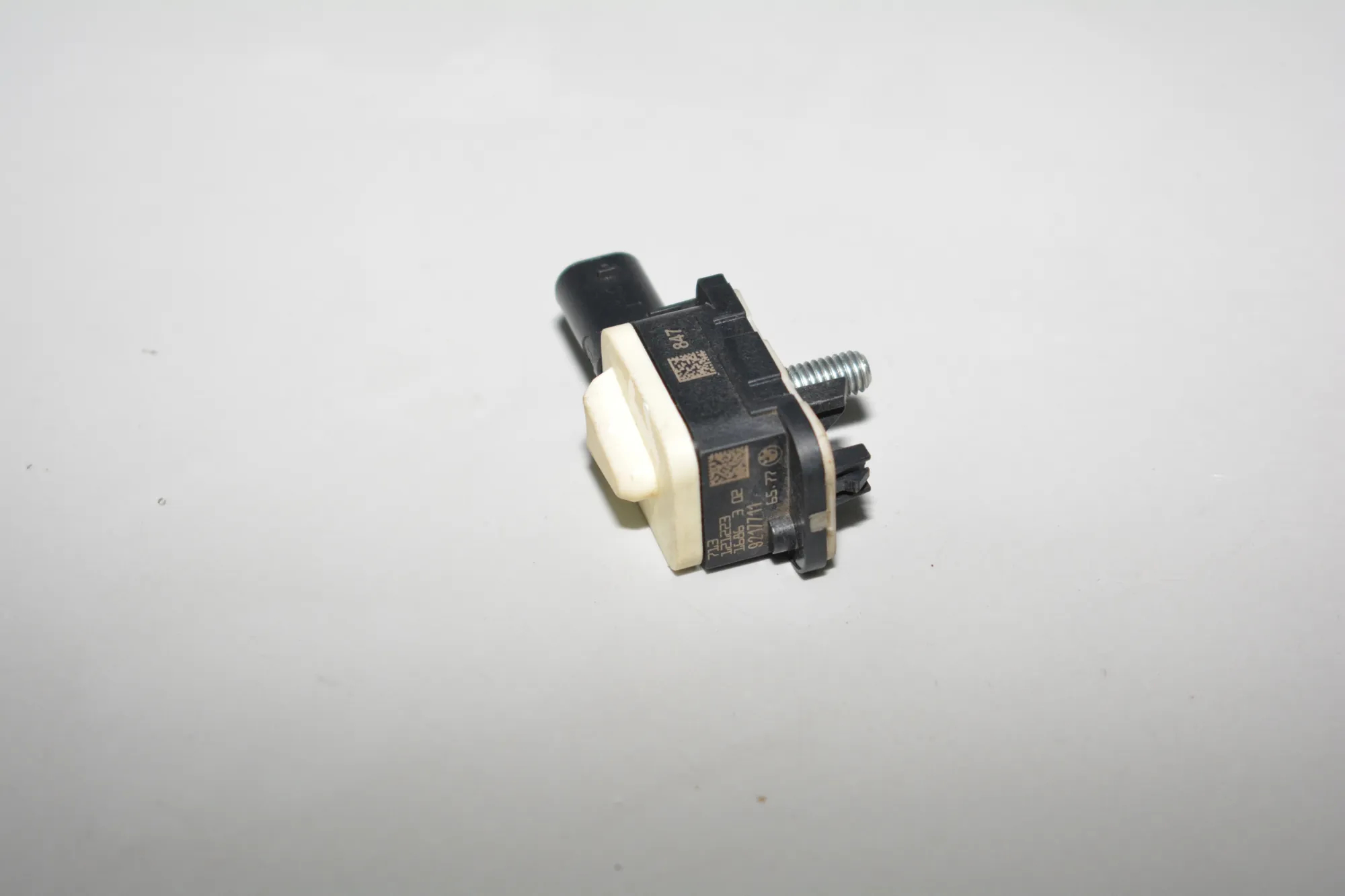 Left Side Impact Sensor – OEM 9217711 · BMW 3 (F30, F80) 328 i xDrive 2013 – 3